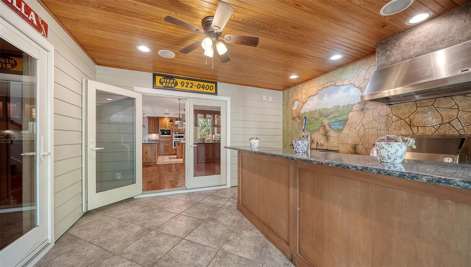 Image 26 of 86 For 1695 Hyde Park Street