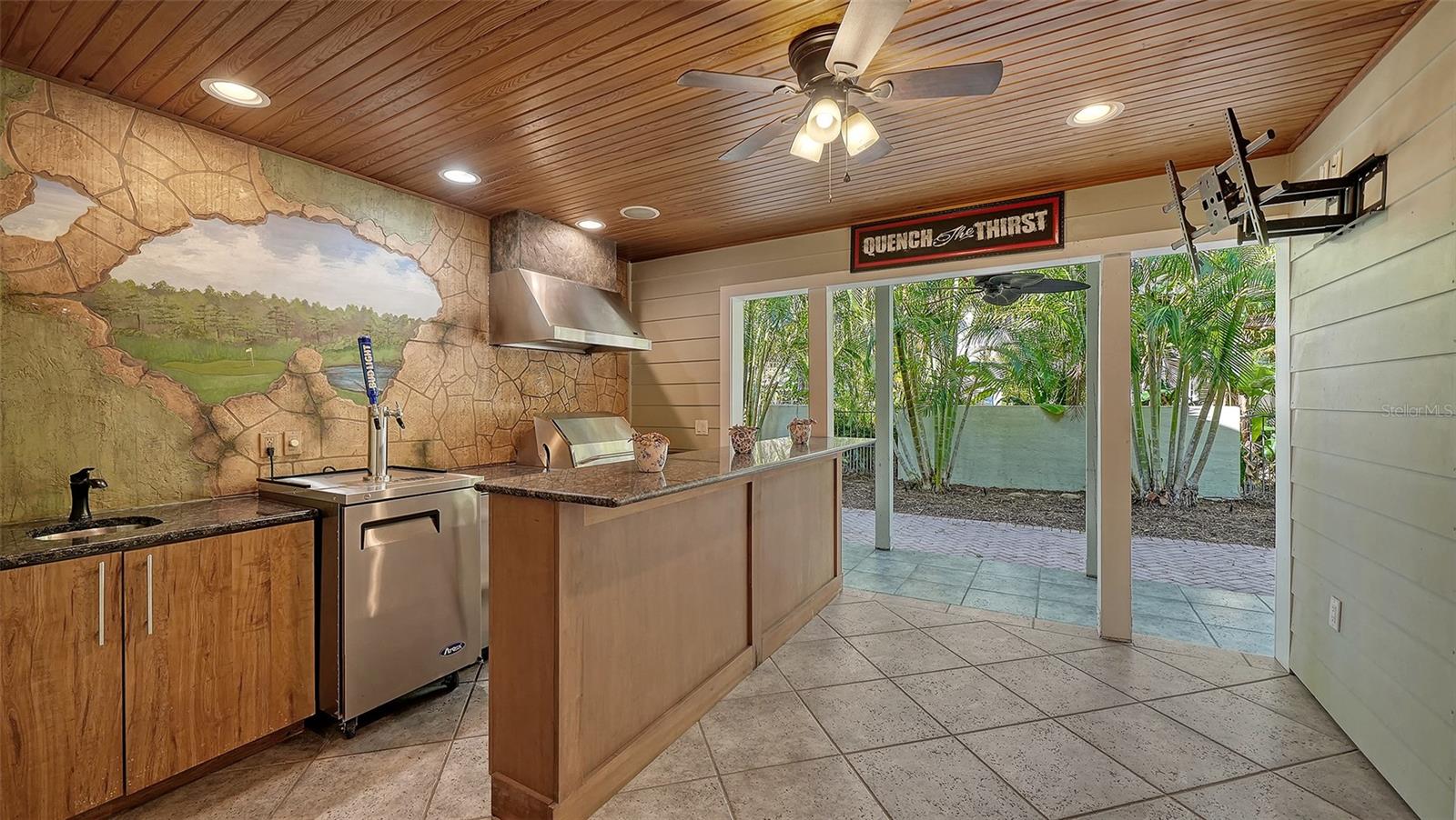 Image 27 of 86 For 1695 Hyde Park Street