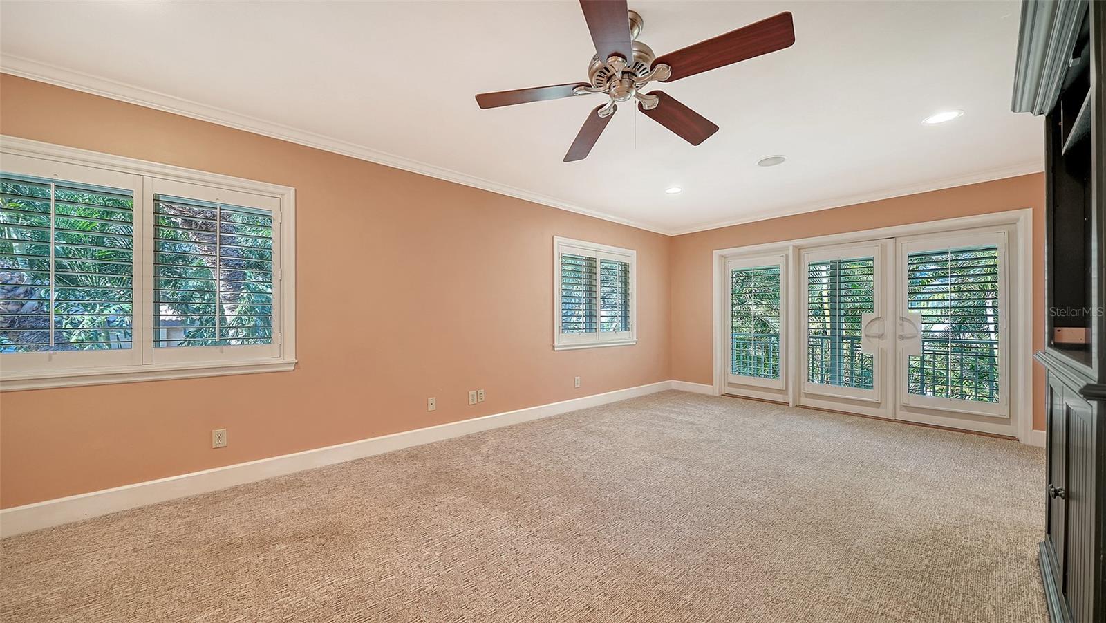 Image 29 of 86 For 1695 Hyde Park Street