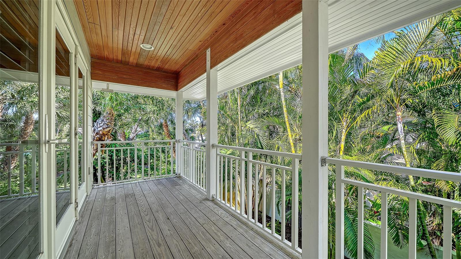 Image 32 of 86 For 1695 Hyde Park Street