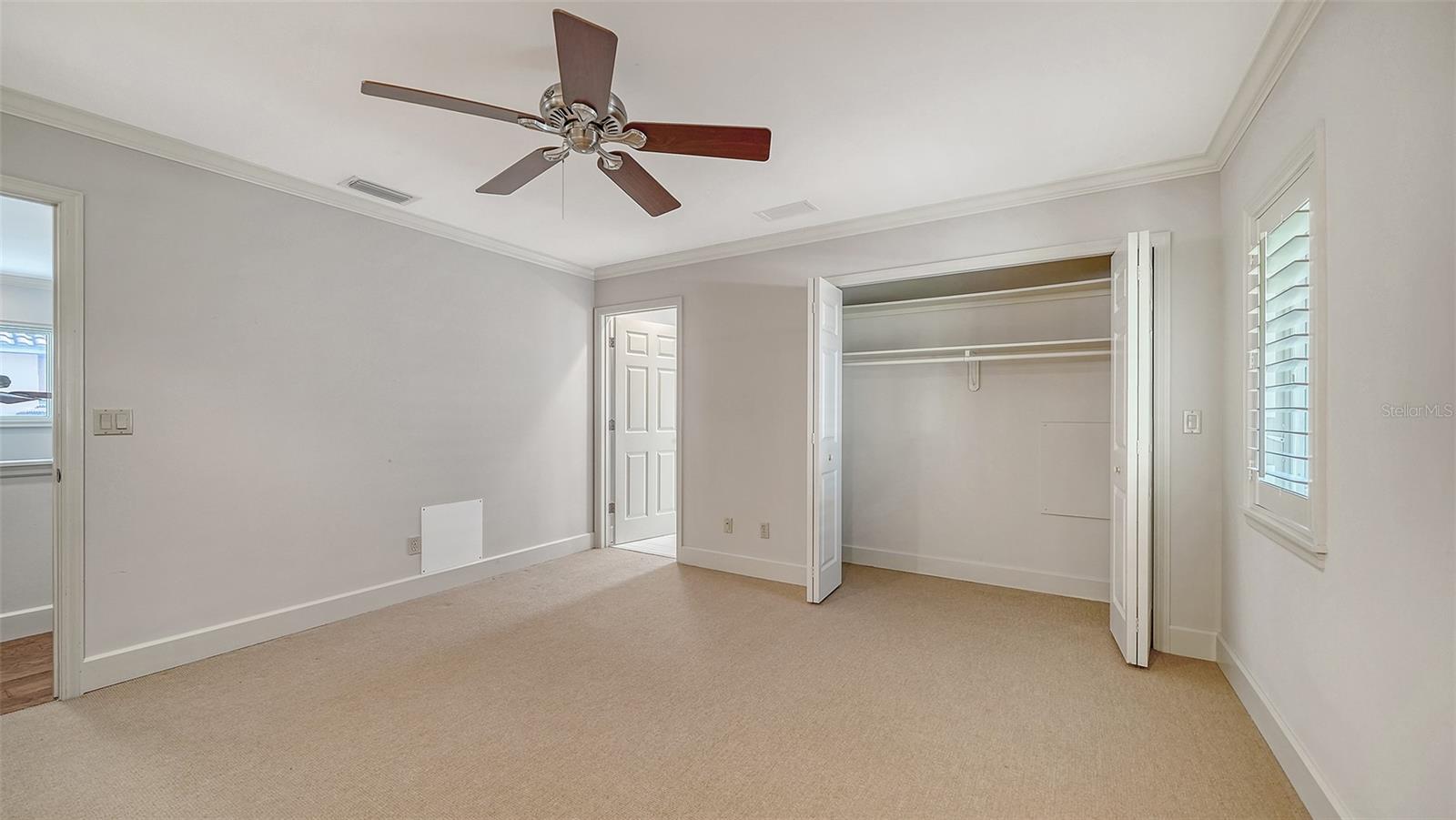 Image 42 of 86 For 1695 Hyde Park Street