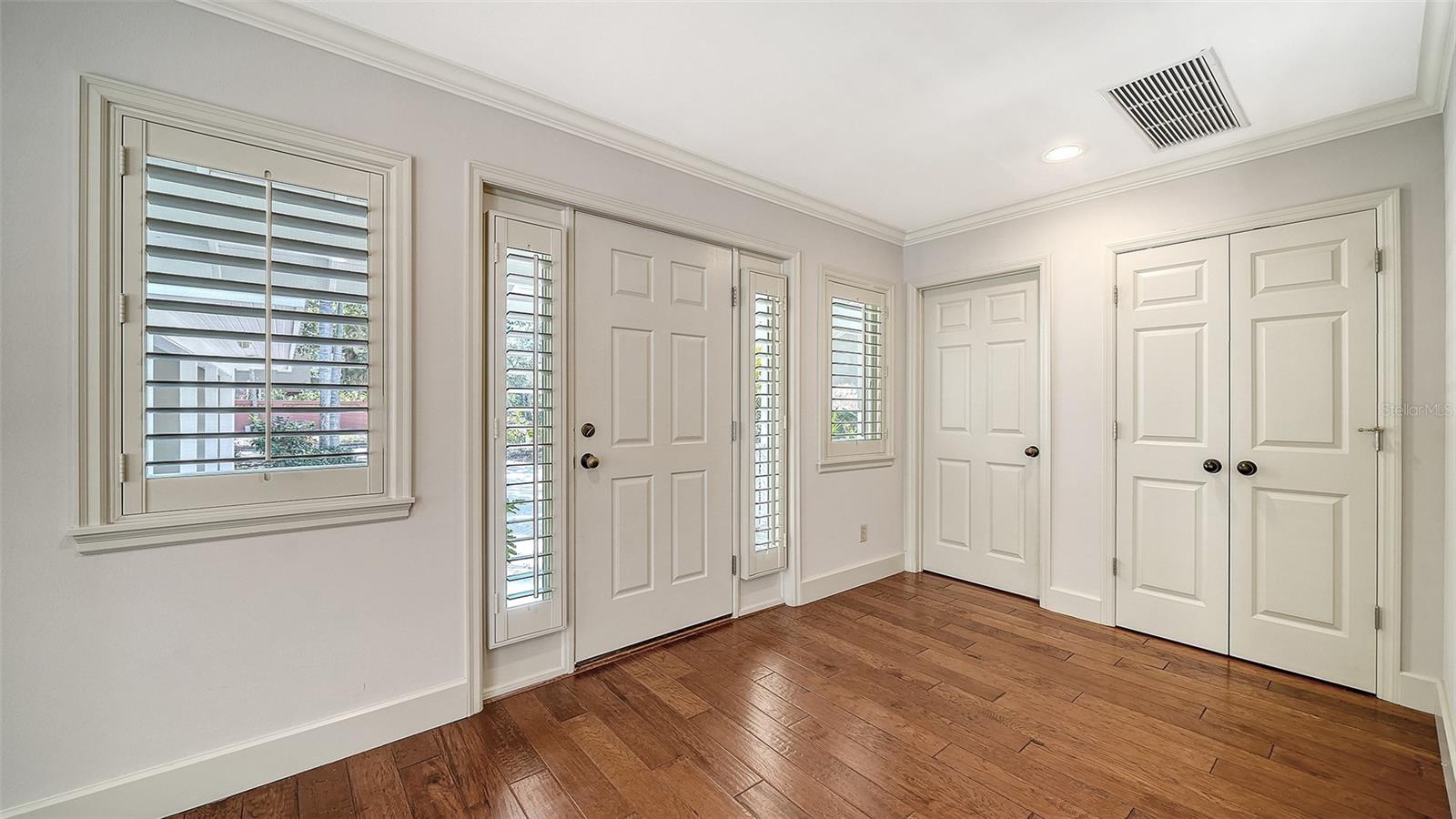 Image 49 of 86 For 1695 Hyde Park Street