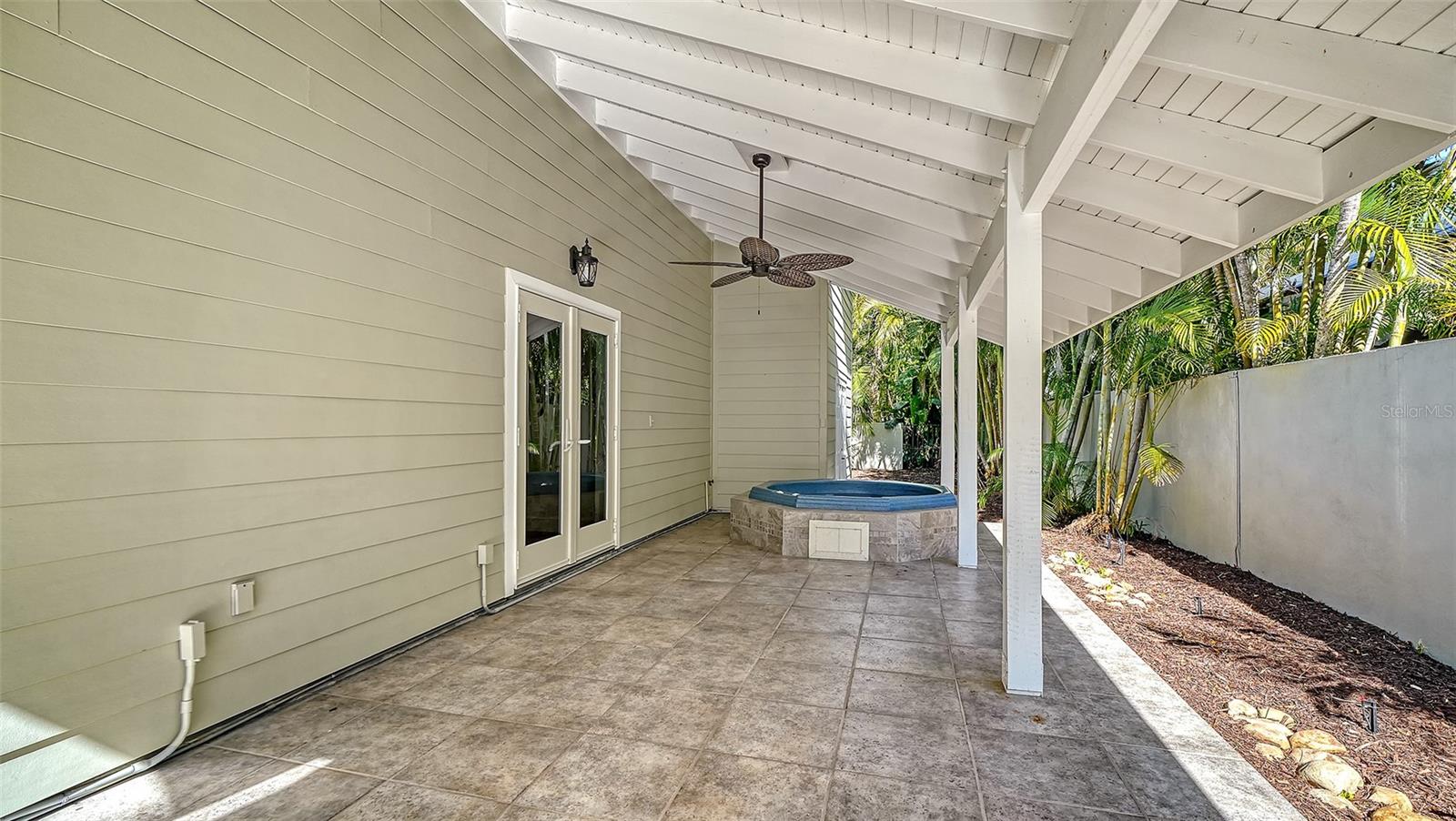 Image 54 of 86 For 1695 Hyde Park Street