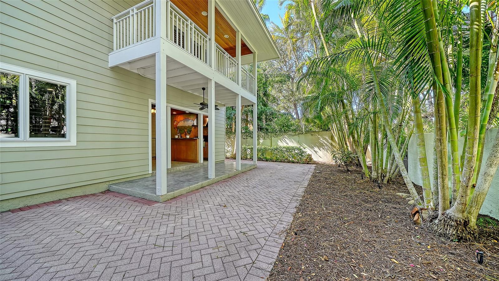 Image 58 of 86 For 1695 Hyde Park Street