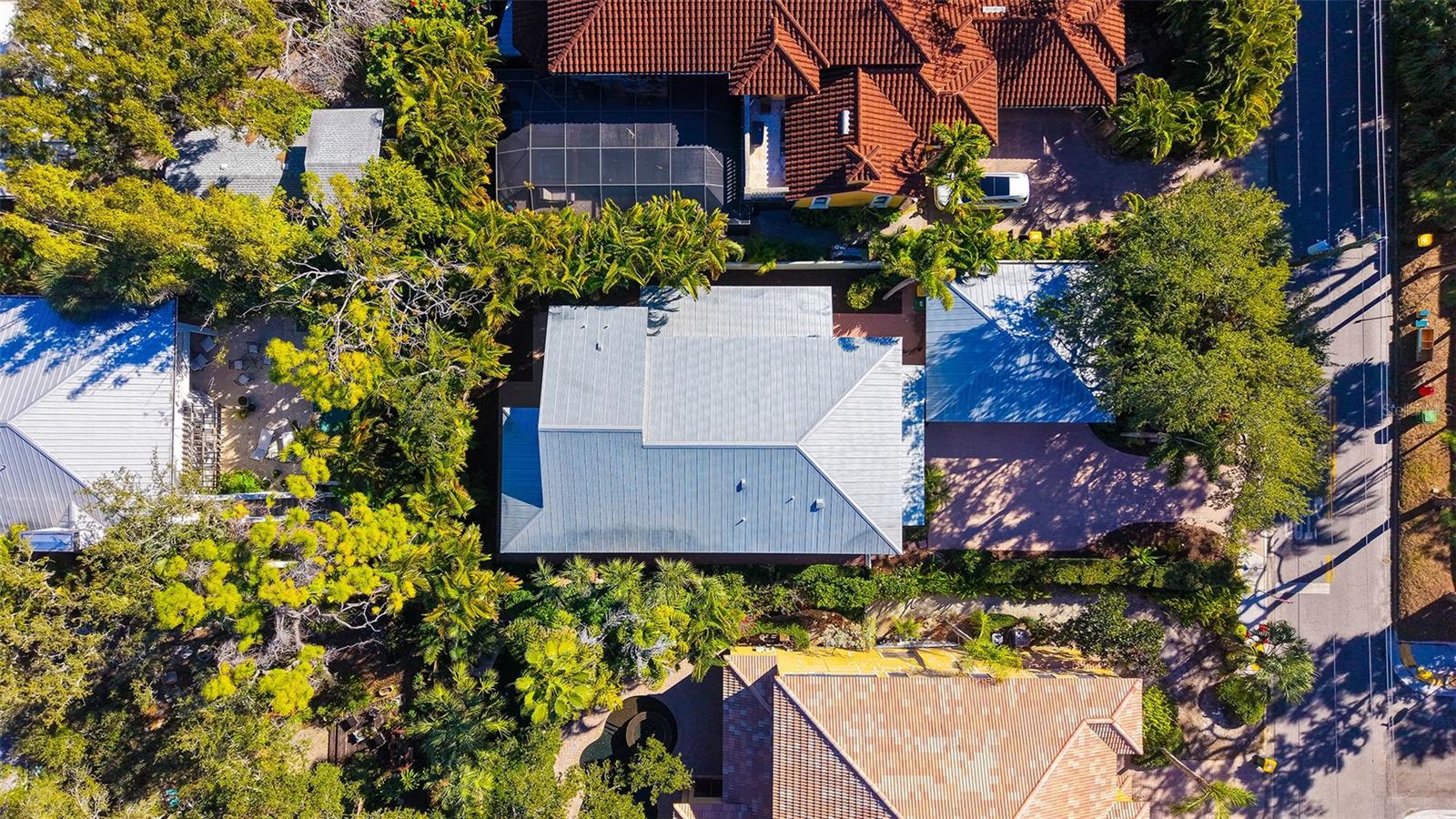 Image 60 of 86 For 1695 Hyde Park Street