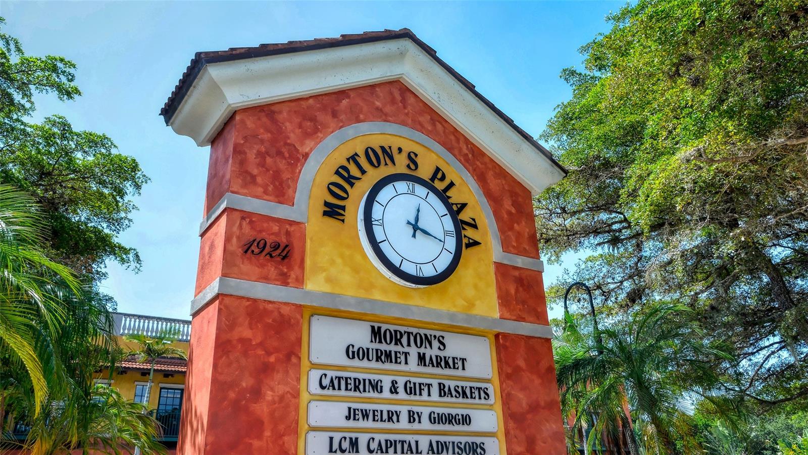 Image 69 of 86 For 1695 Hyde Park Street