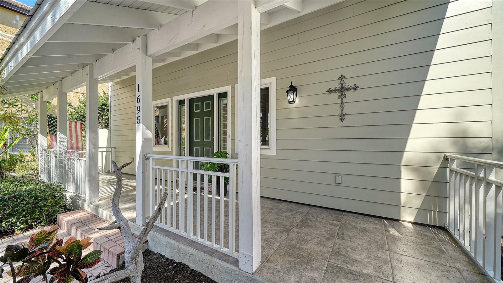 Image 7 of 86 For 1695 Hyde Park Street