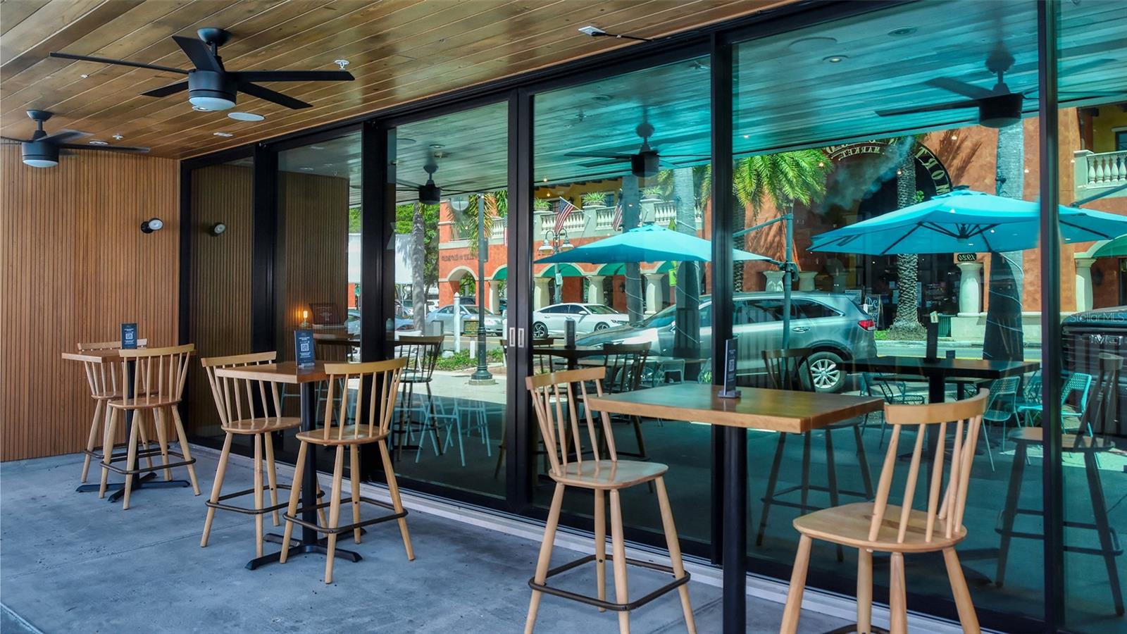 Image 74 of 86 For 1695 Hyde Park Street