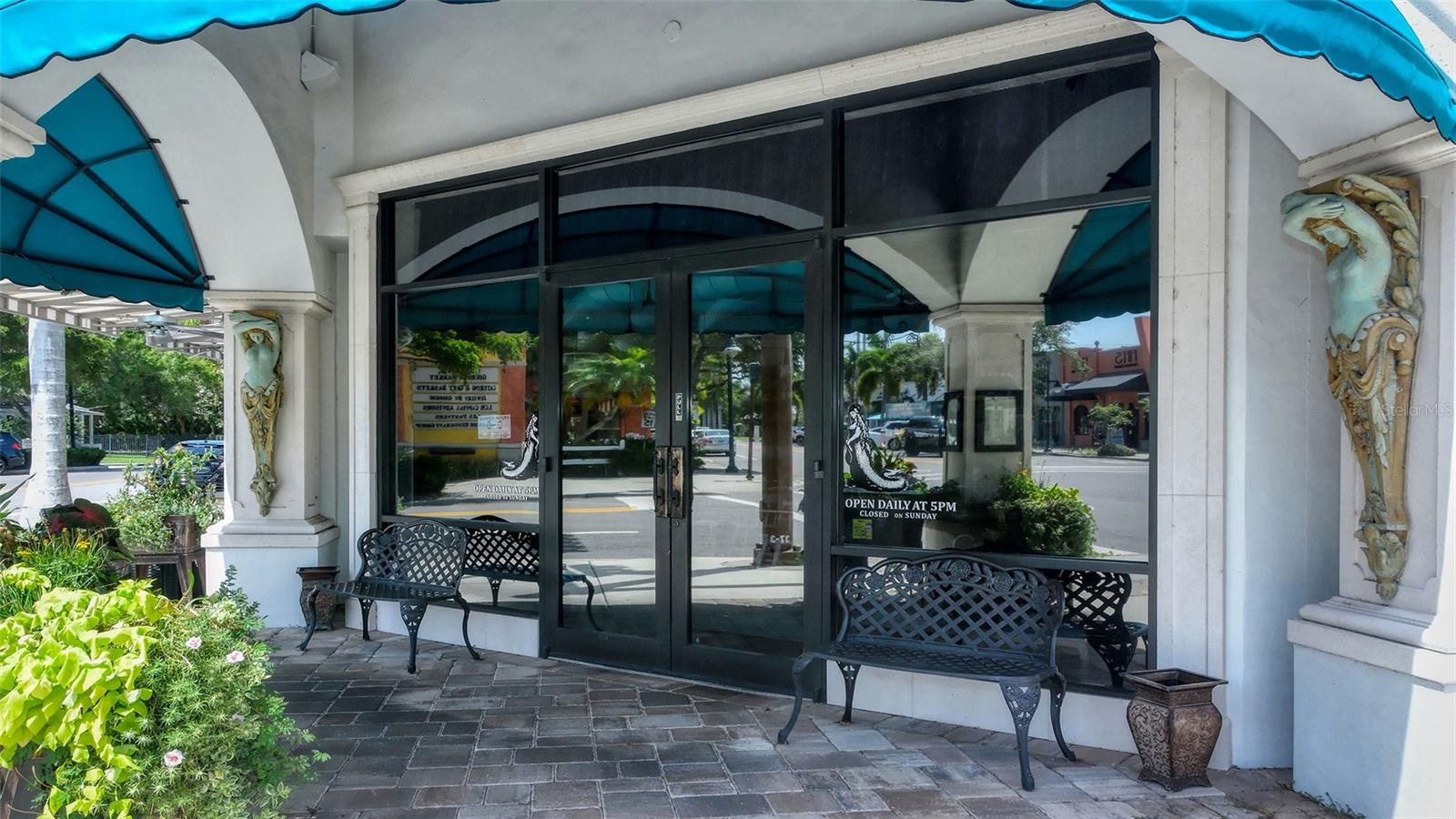 Image 79 of 86 For 1695 Hyde Park Street