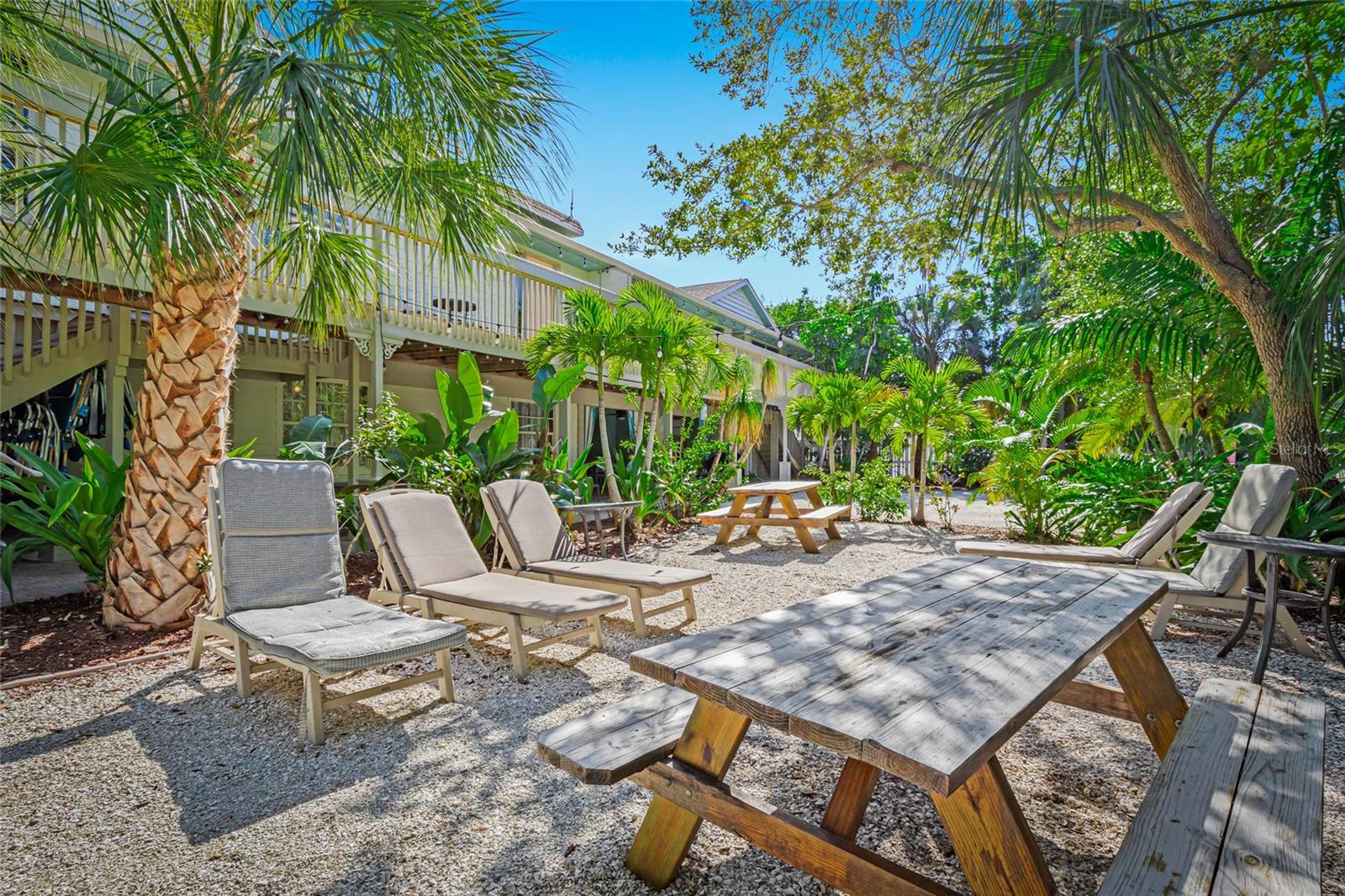 Image 11 of 51 For 6905 Point Of Rocks Road