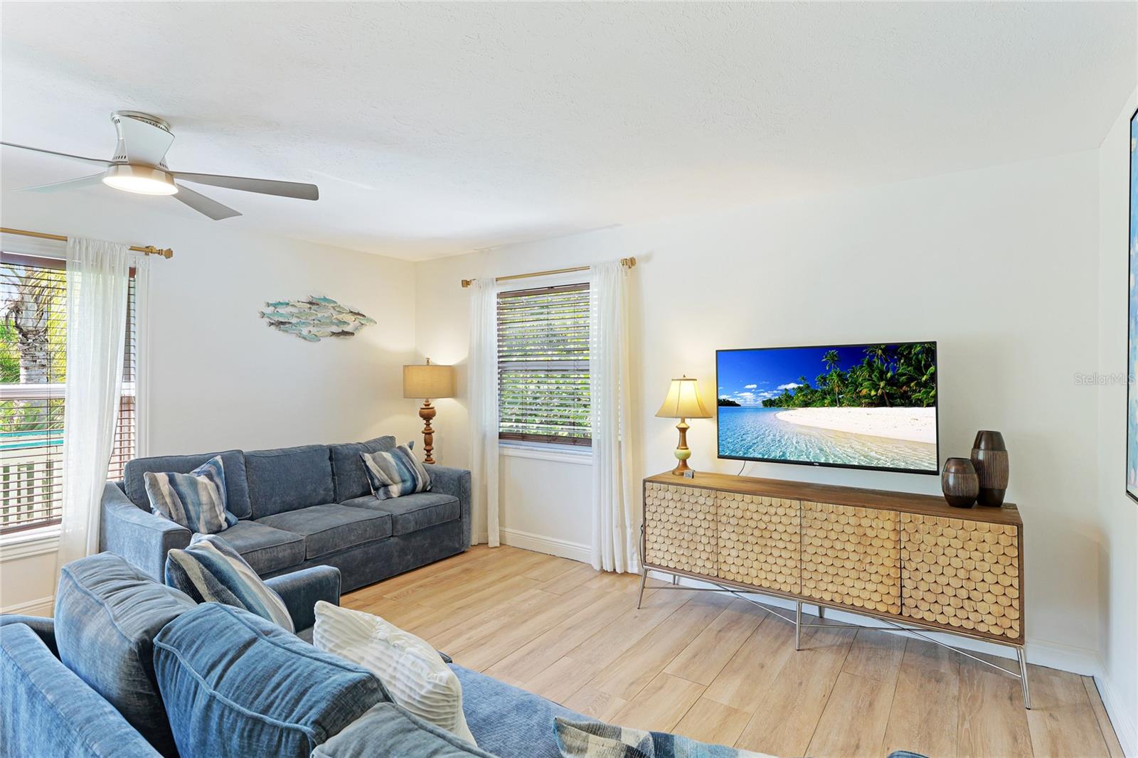 Image 16 of 51 For 6905 Point Of Rocks Road