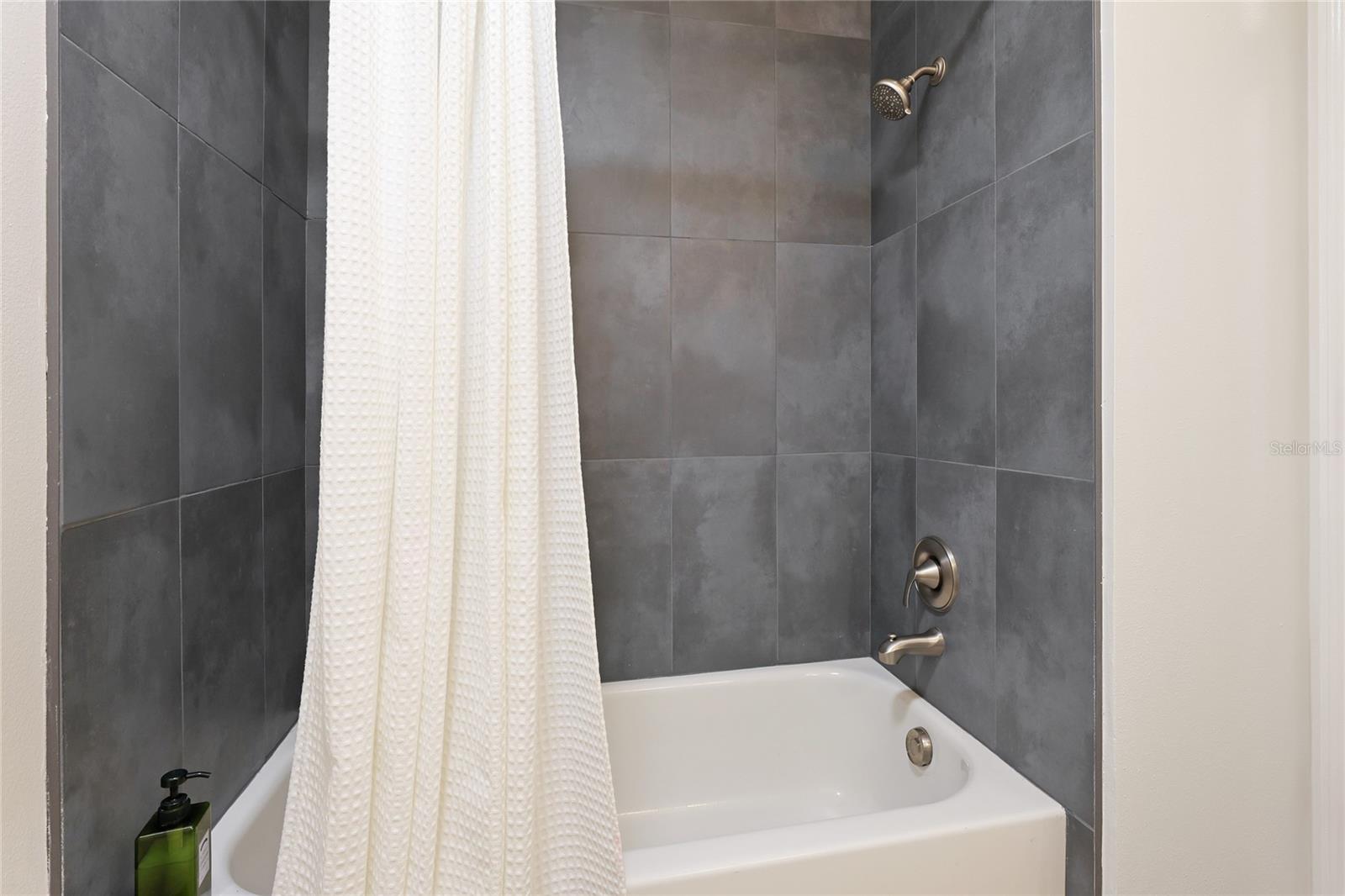 Image 26 of 51 For 6905 Point Of Rocks Road