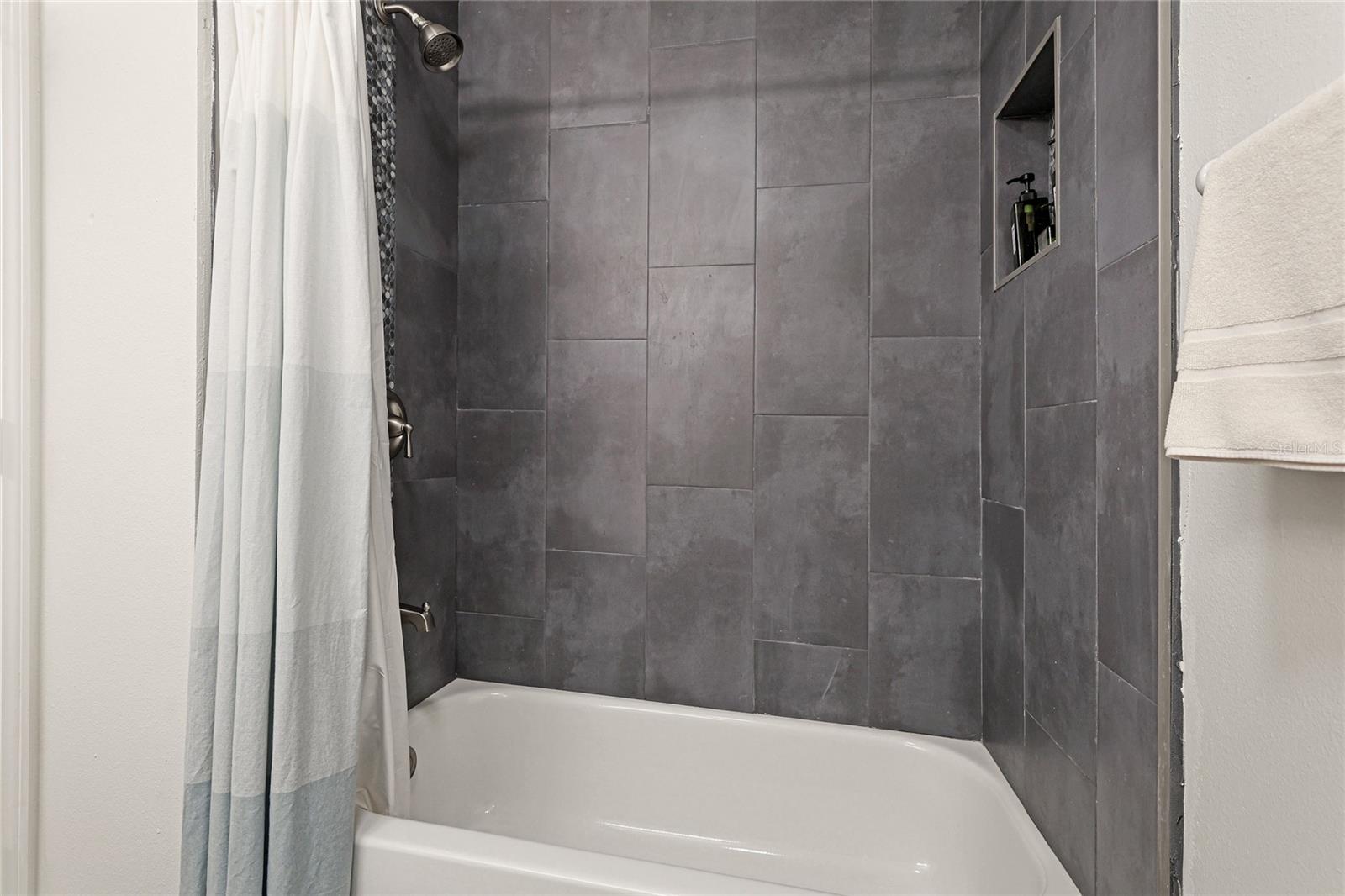 Image 41 of 51 For 6905 Point Of Rocks Road