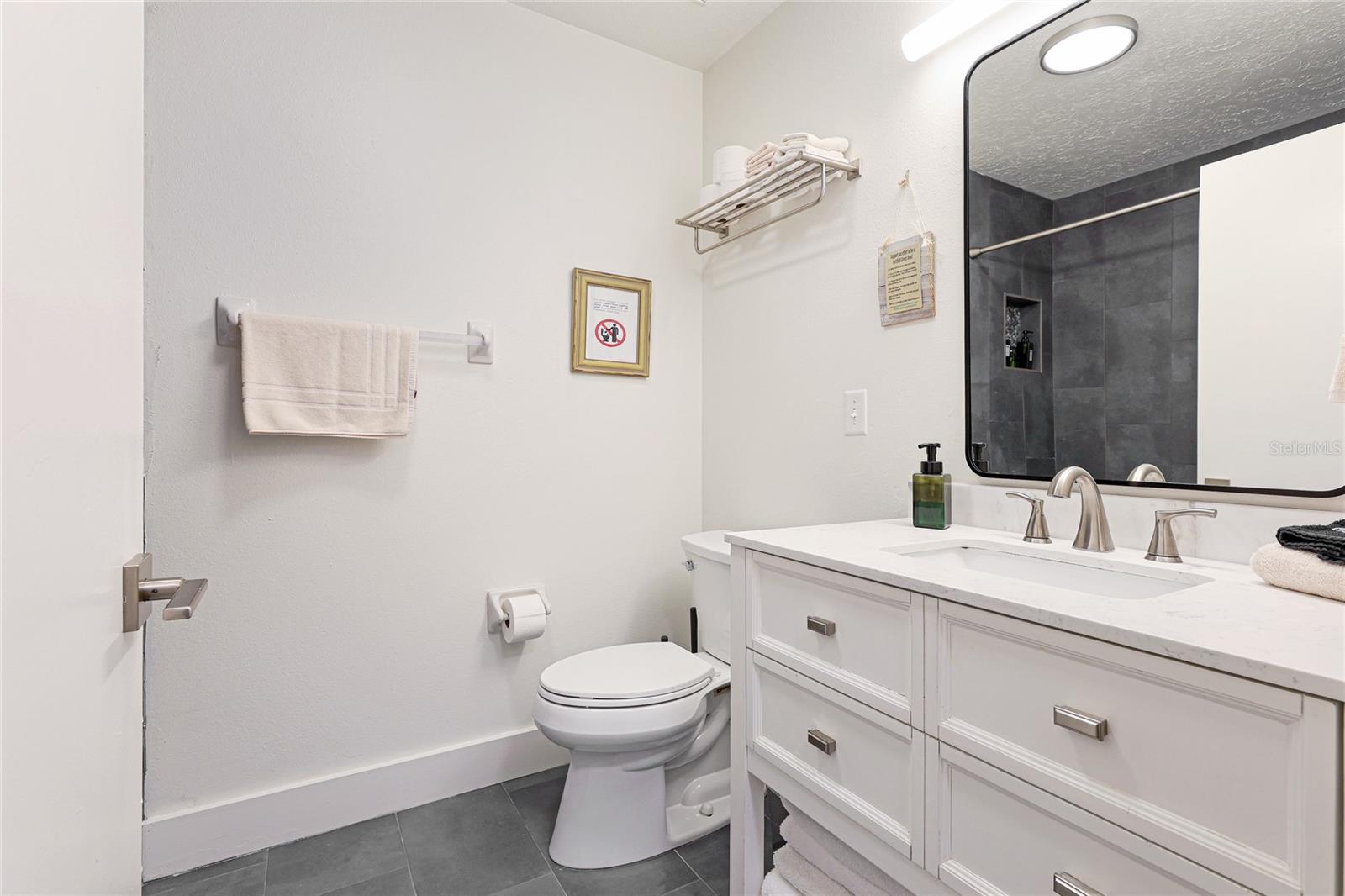 Image 42 of 51 For 6905 Point Of Rocks Road