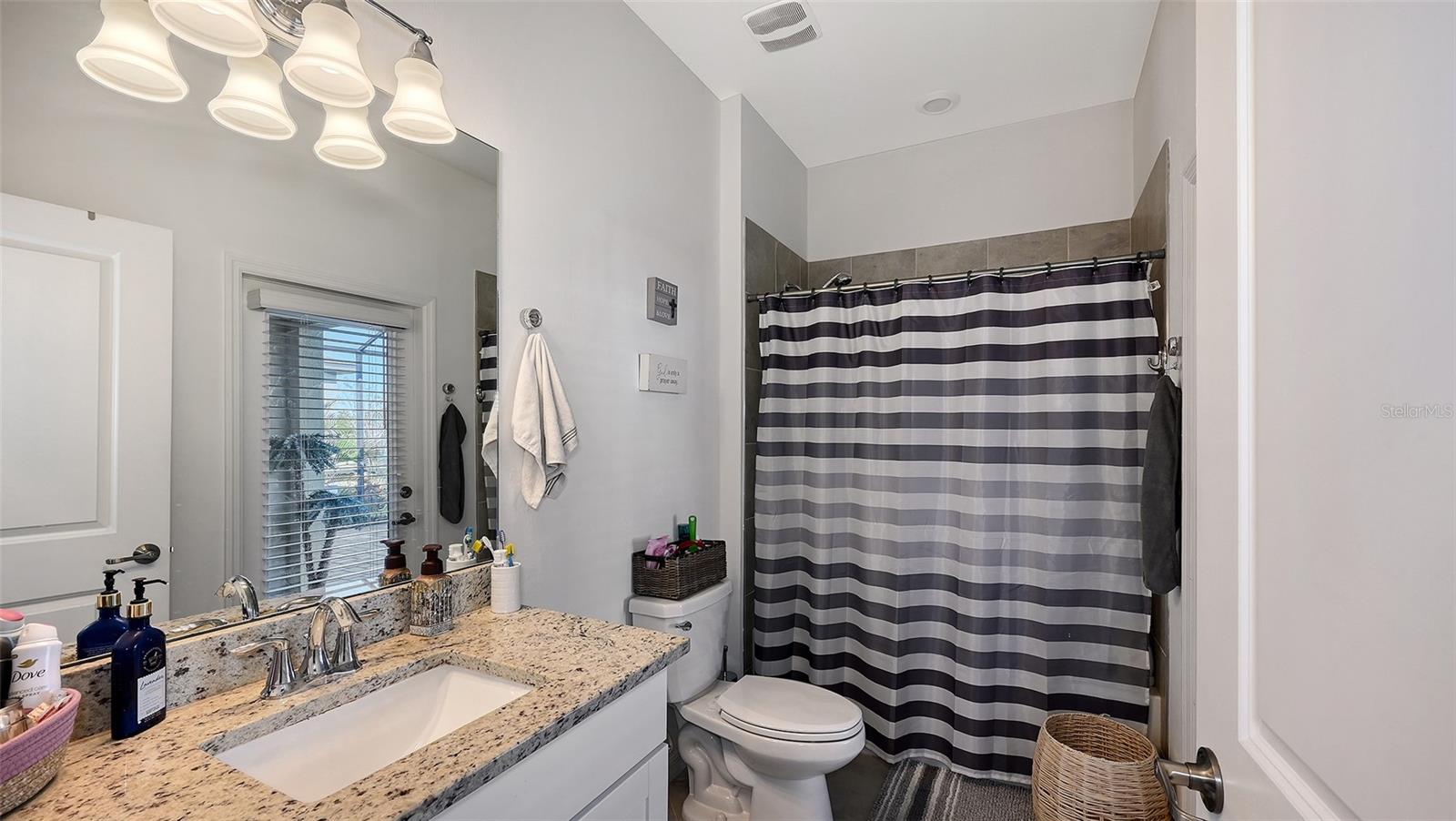 Image 19 of 38 For 19625 Fishhawk Trail