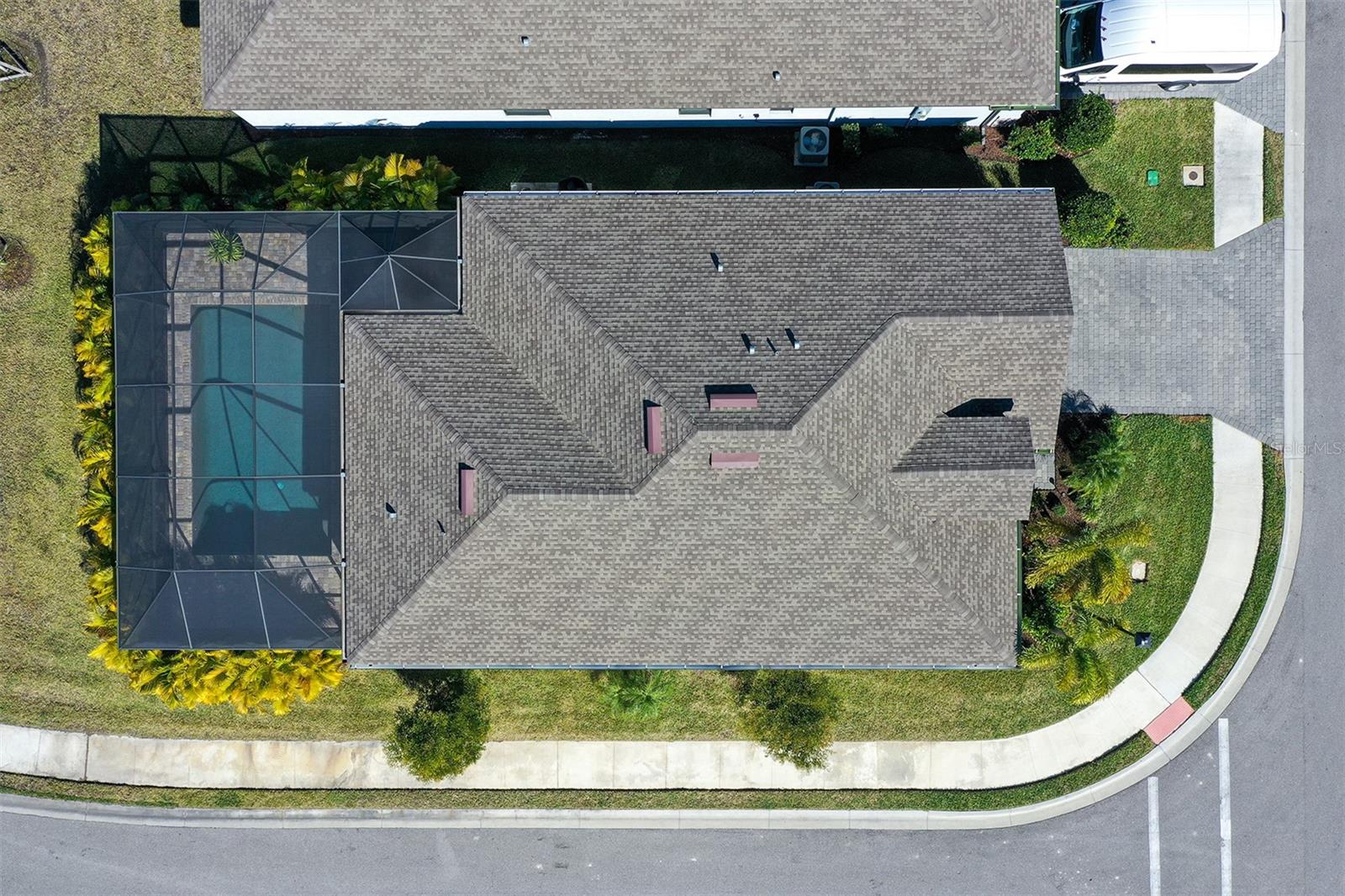 Image 29 of 38 For 19625 Fishhawk Trail