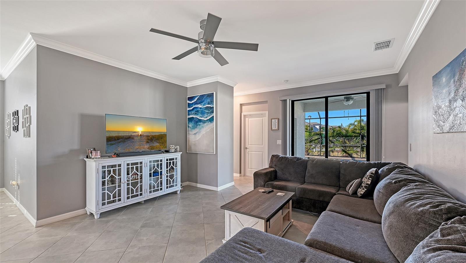 Image 7 of 38 For 19625 Fishhawk Trail