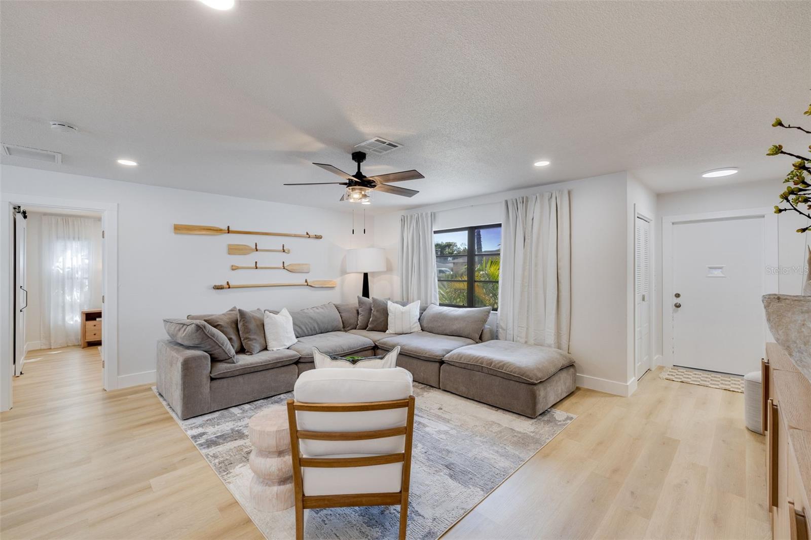 Image 10 of 31 For 214 Lorraine Avenue