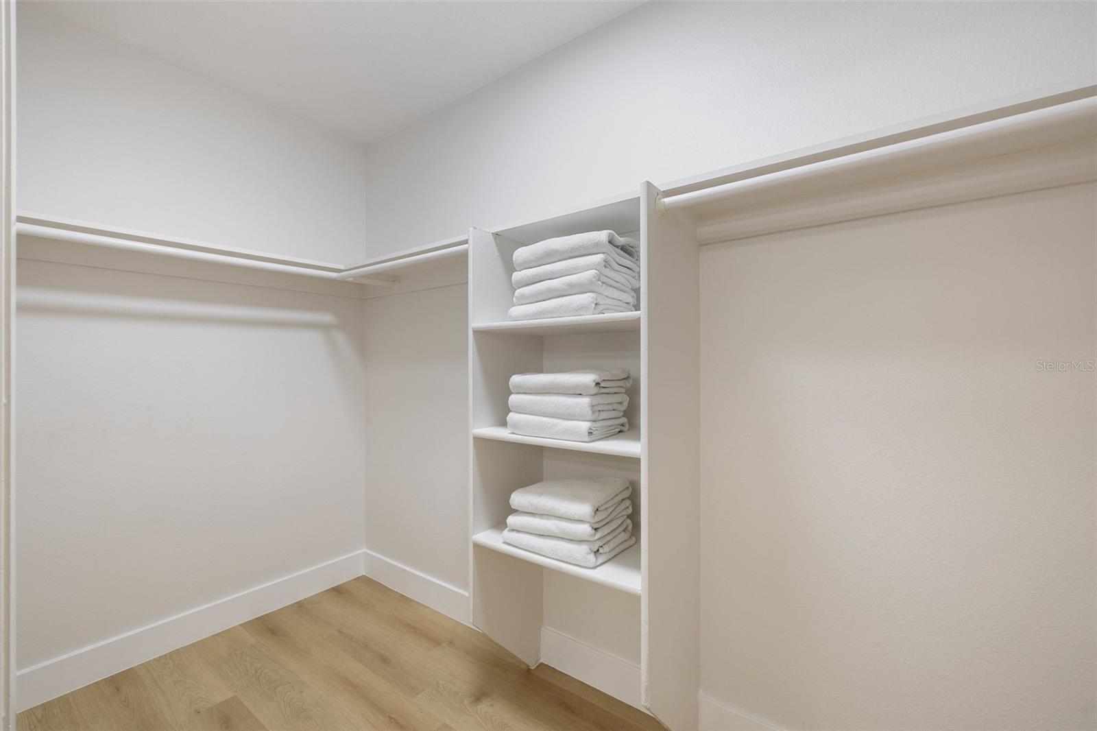 Image 21 of 31 For 214 Lorraine Avenue