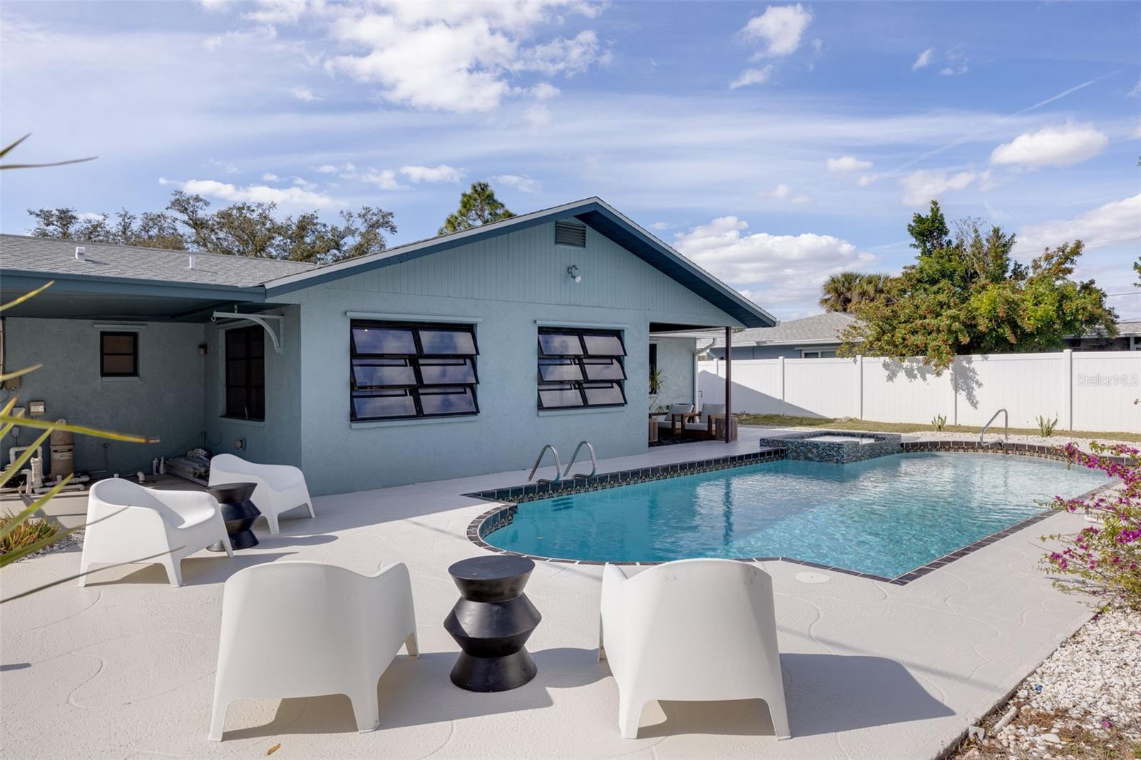 Image 4 of 31 For 214 Lorraine Avenue