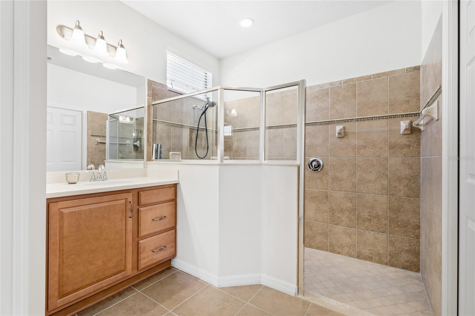 Image 14 of 50 For 20623 Pezzana Drive