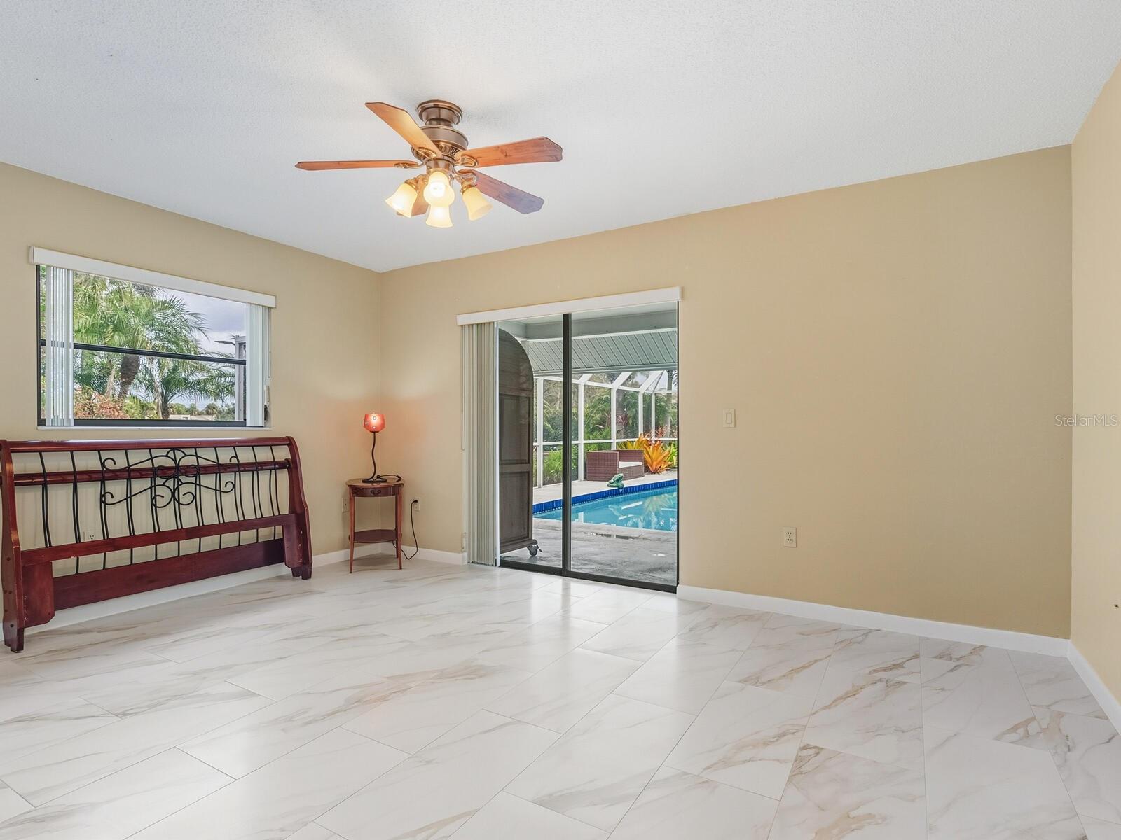 Listing photo id 18 for 4725 Greencroft Road