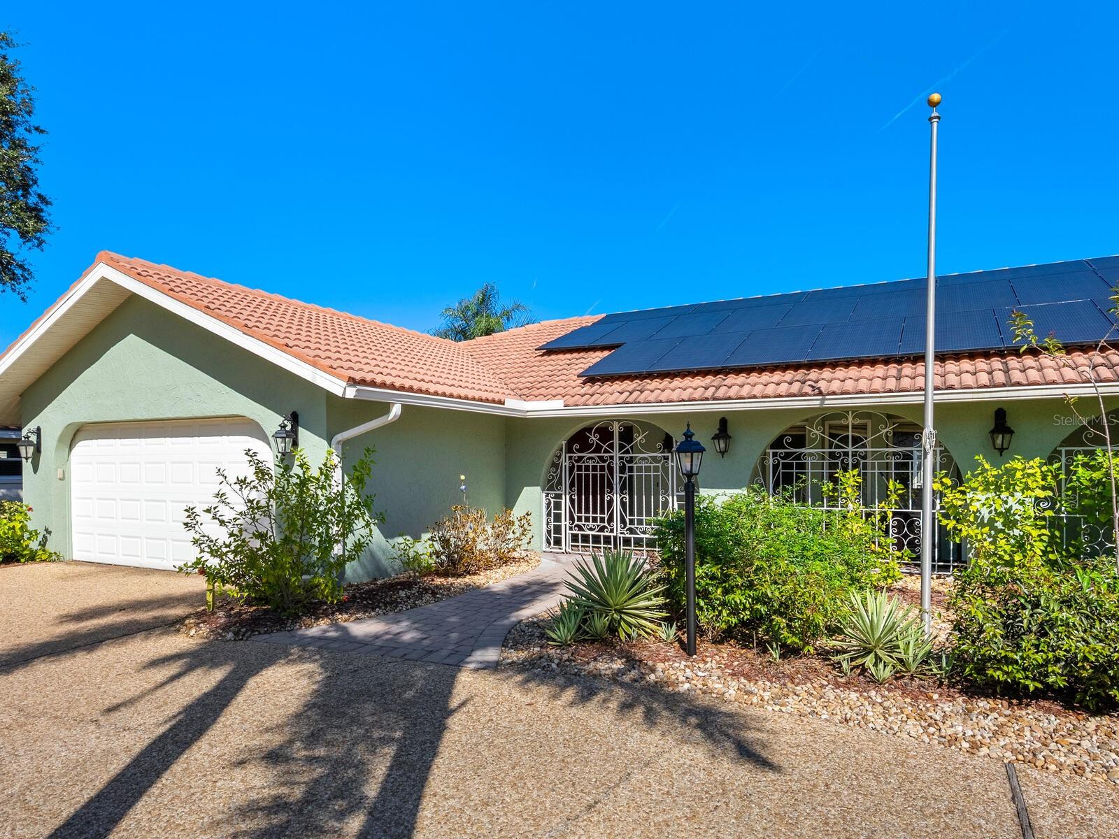 Listing photo id 19 for 4725 Greencroft Road