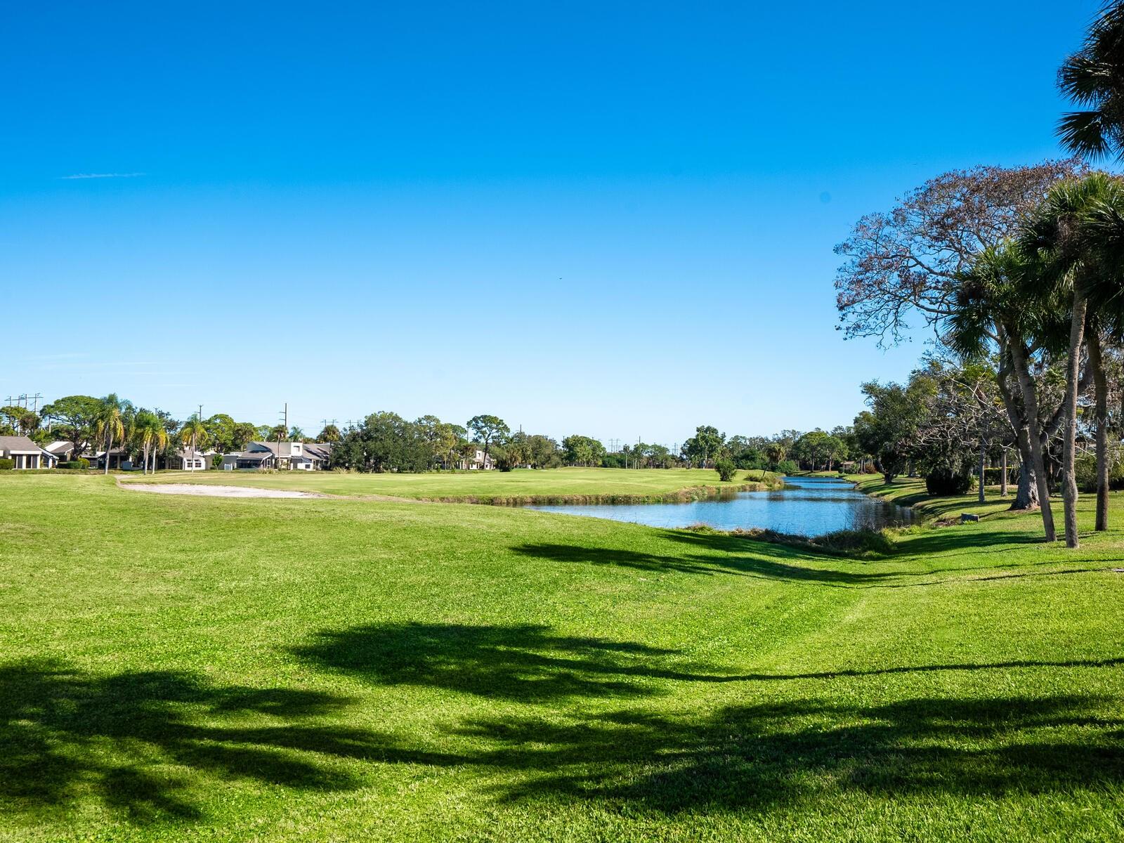 Listing photo id 3 for 4725 Greencroft Road