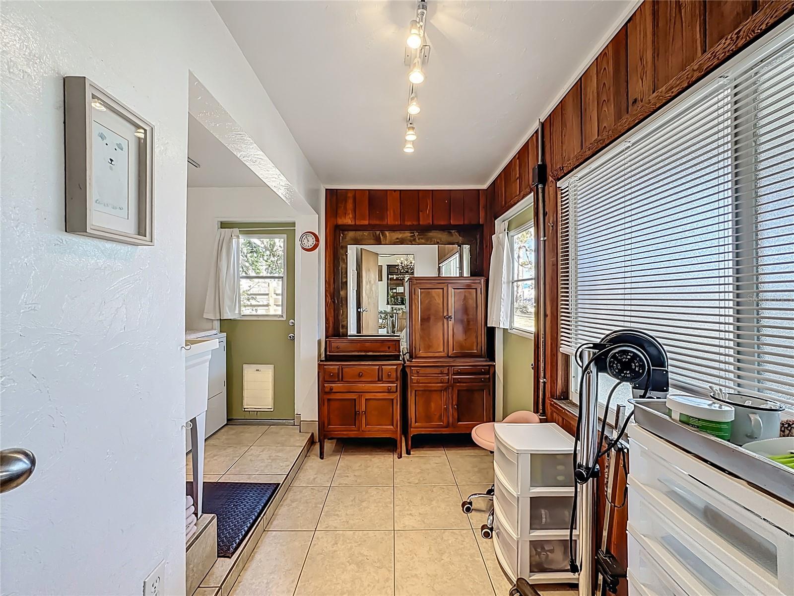 Image 43 of 63 For 1304 Euclid Avenue