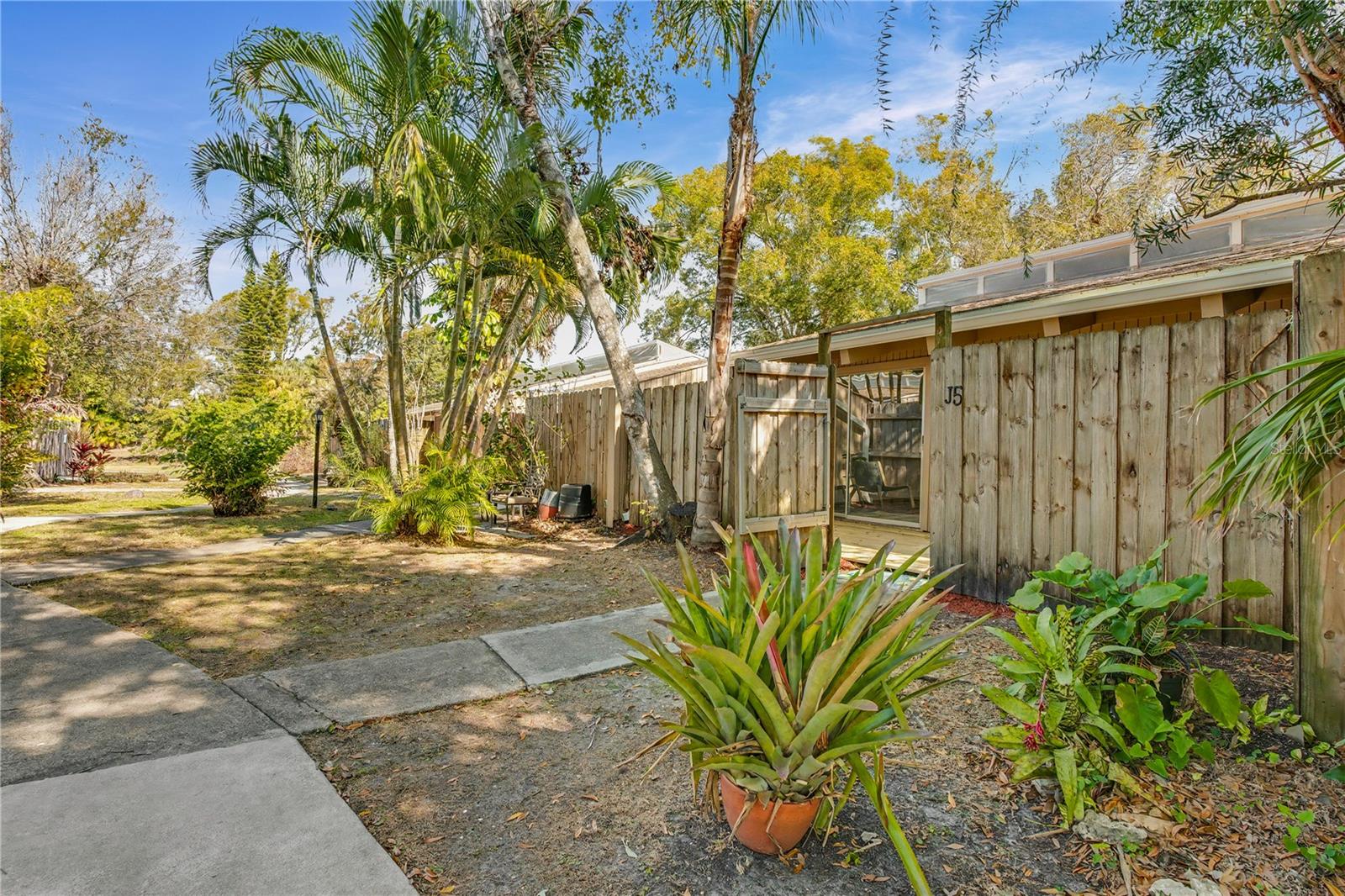 Image 2 of 27 For 500 Jefferson Avenue 5