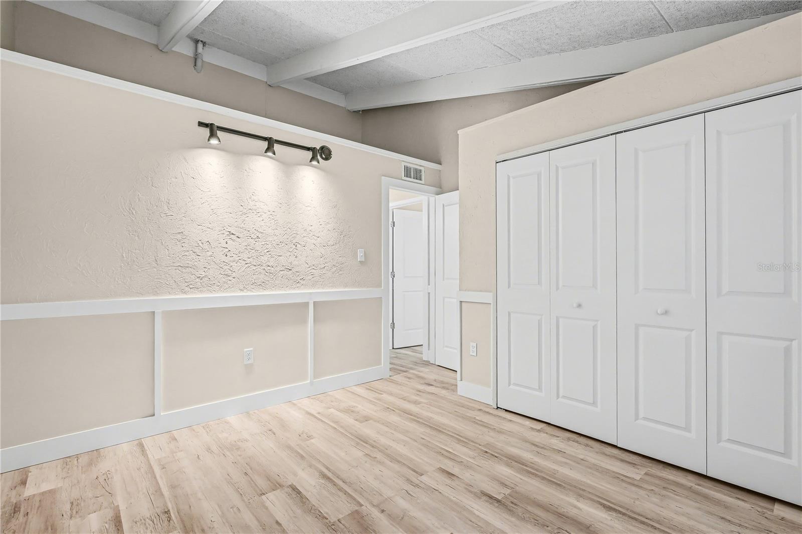 Image 23 of 27 For 500 Jefferson Avenue 5