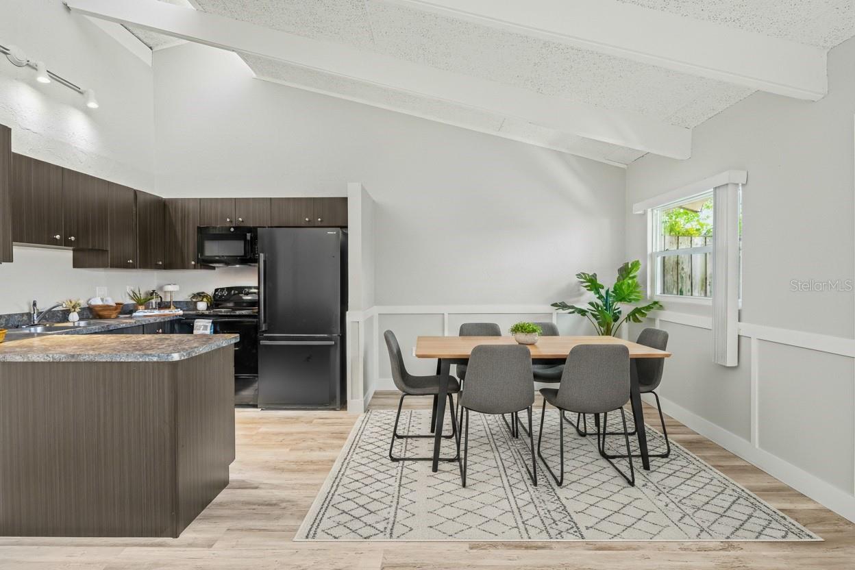 Image 9 of 27 For 500 Jefferson Avenue 5