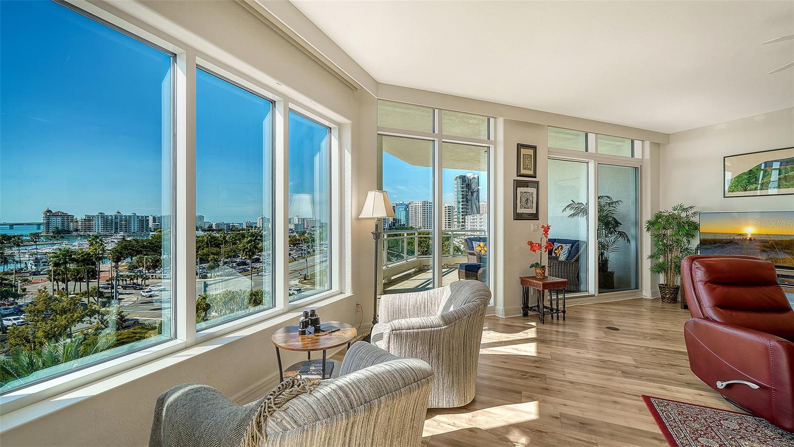 Image 10 of 61 For 340 Palm Avenue 44