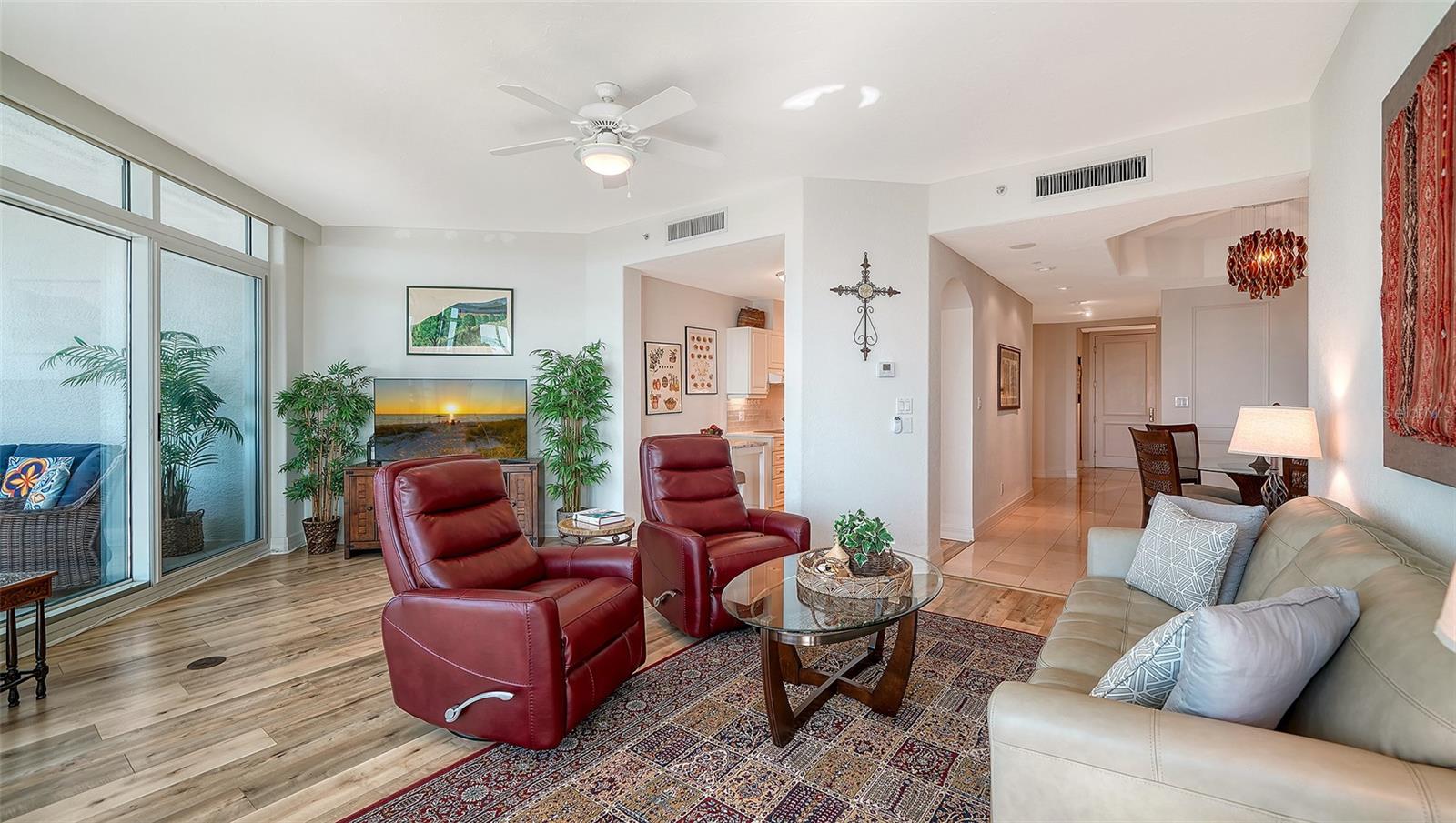 Image 11 of 61 For 340 Palm Avenue 44