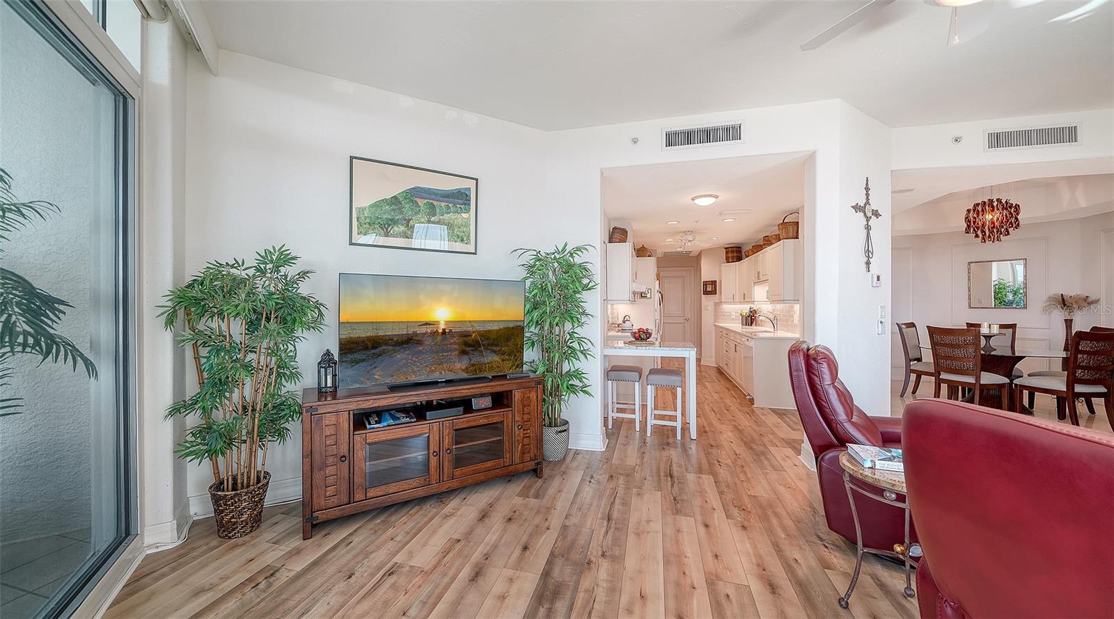 Image 12 of 61 For 340 Palm Avenue 44