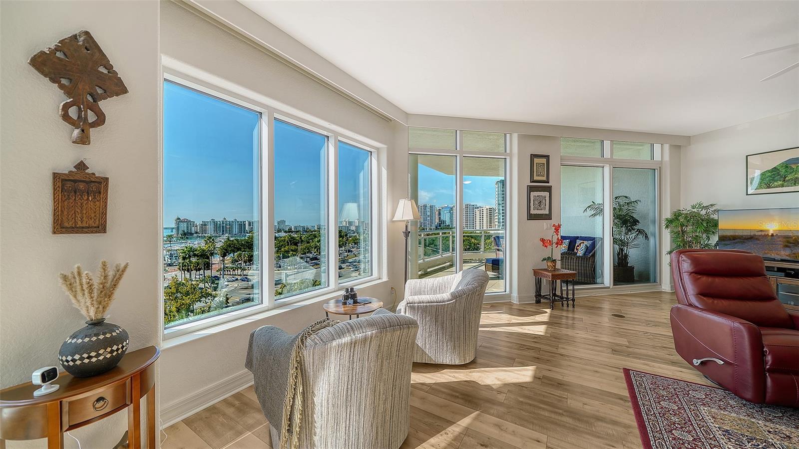 Image 23 of 61 For 340 Palm Avenue 44