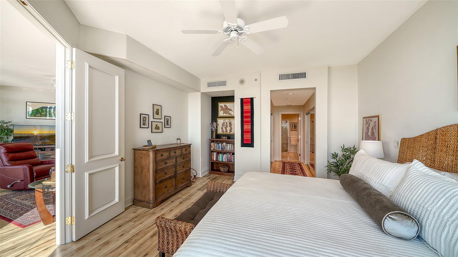 Image 27 of 61 For 340 Palm Avenue 44