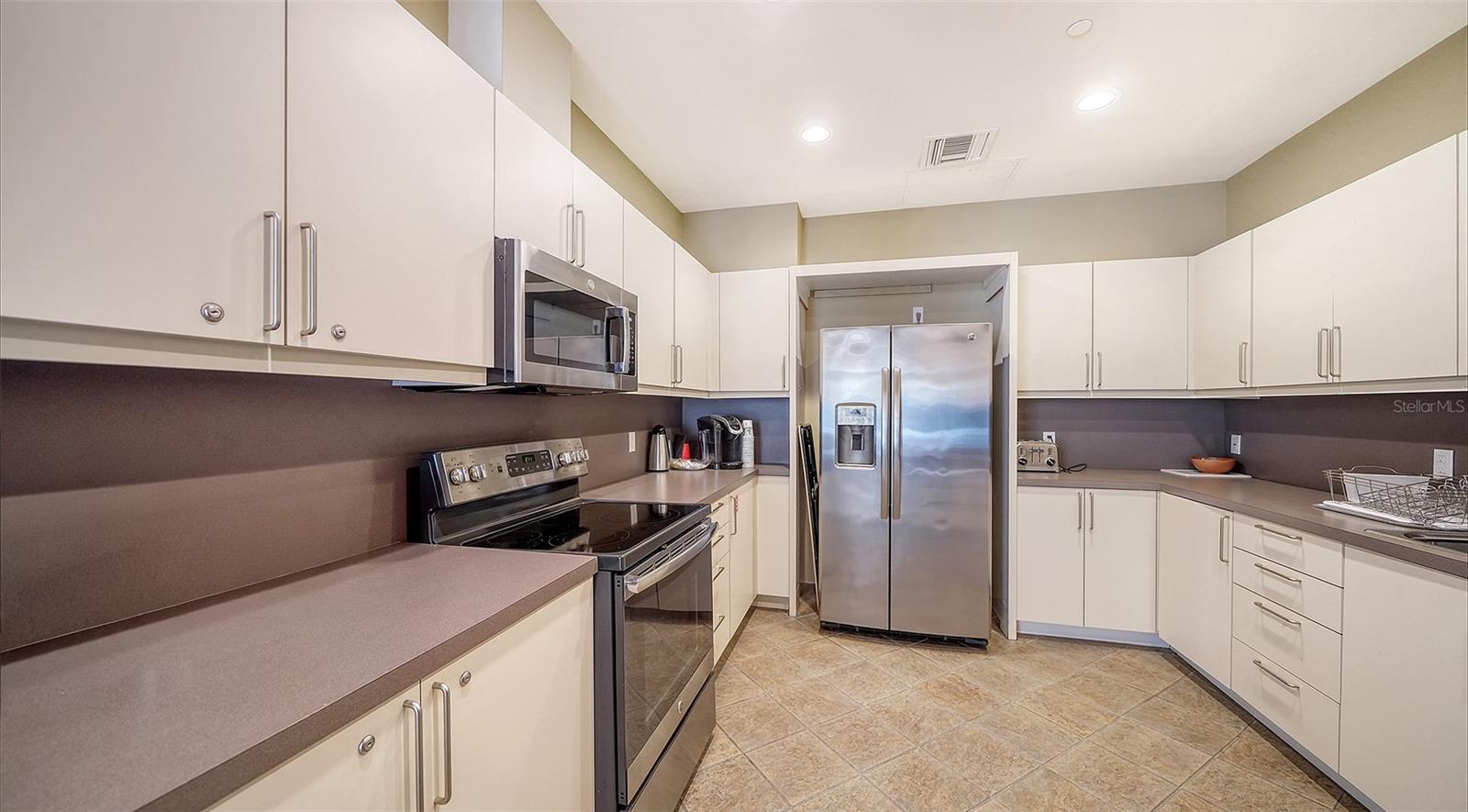 Image 57 of 61 For 340 Palm Avenue 44