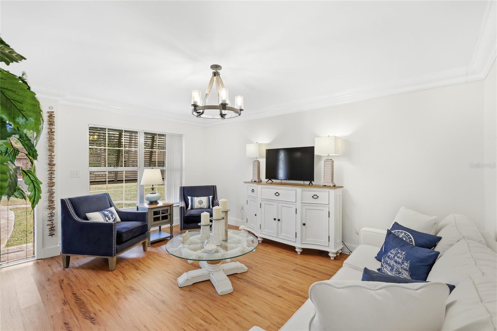 Image 7 of 32 For 659 Jefferson Avenue 659