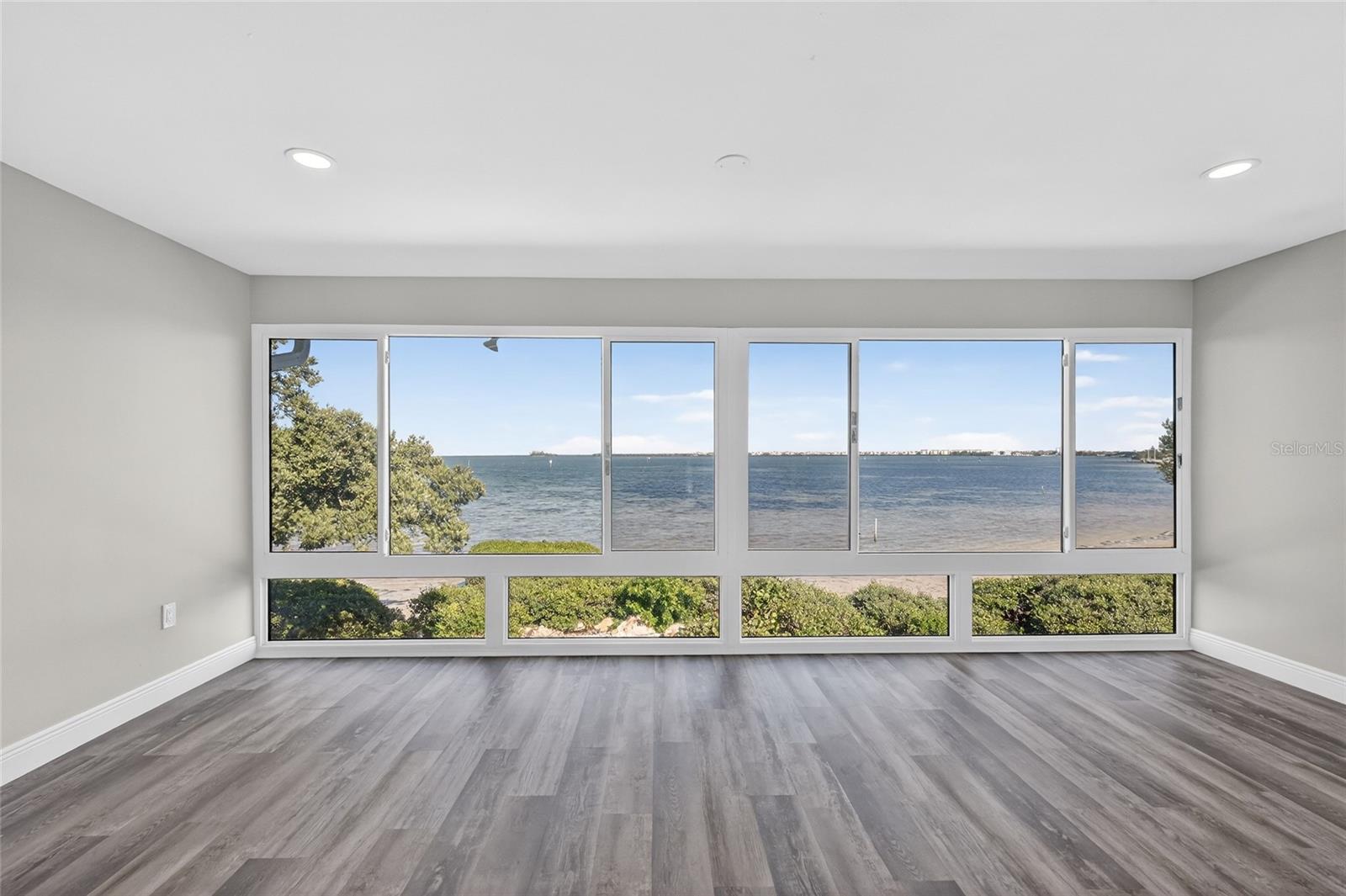 Image 12 of 37 For 600 Manatee Avenue 212