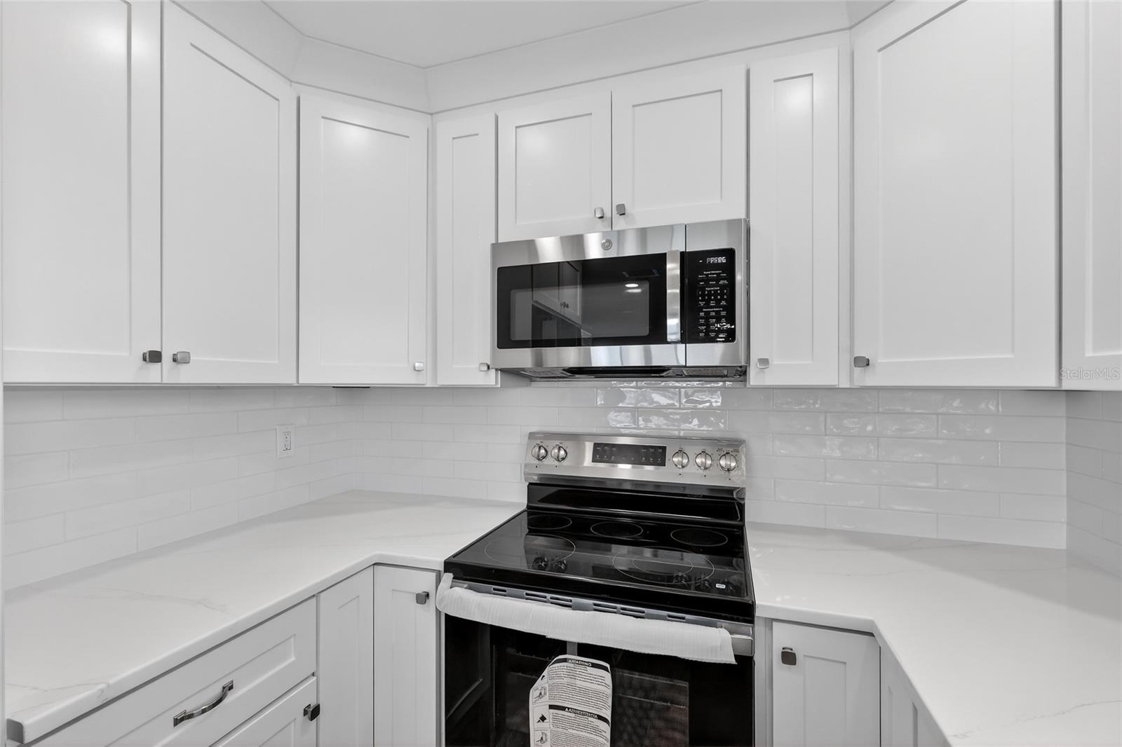 Image 9 of 37 For 600 Manatee Avenue 212