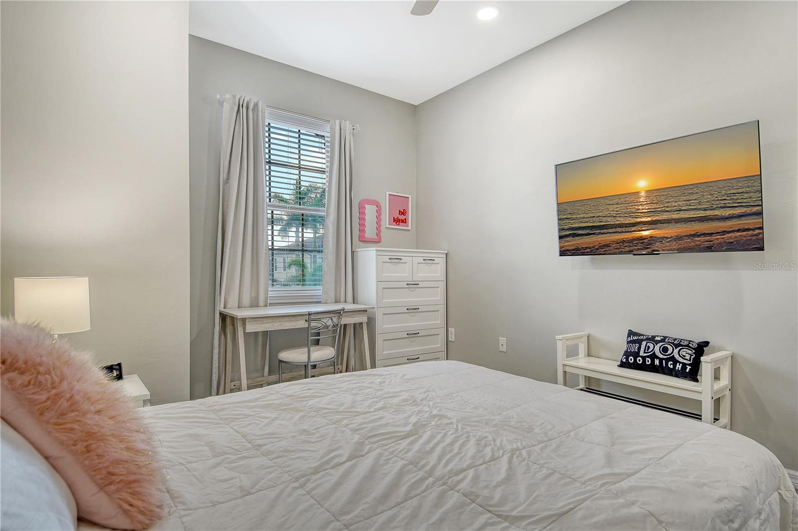 Image 28 of 64 For 109 Porta Vecchio Bend  201