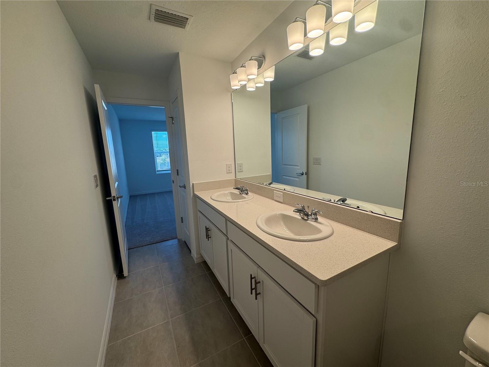 Image 16 of 34 For 8720 Daybreak Street