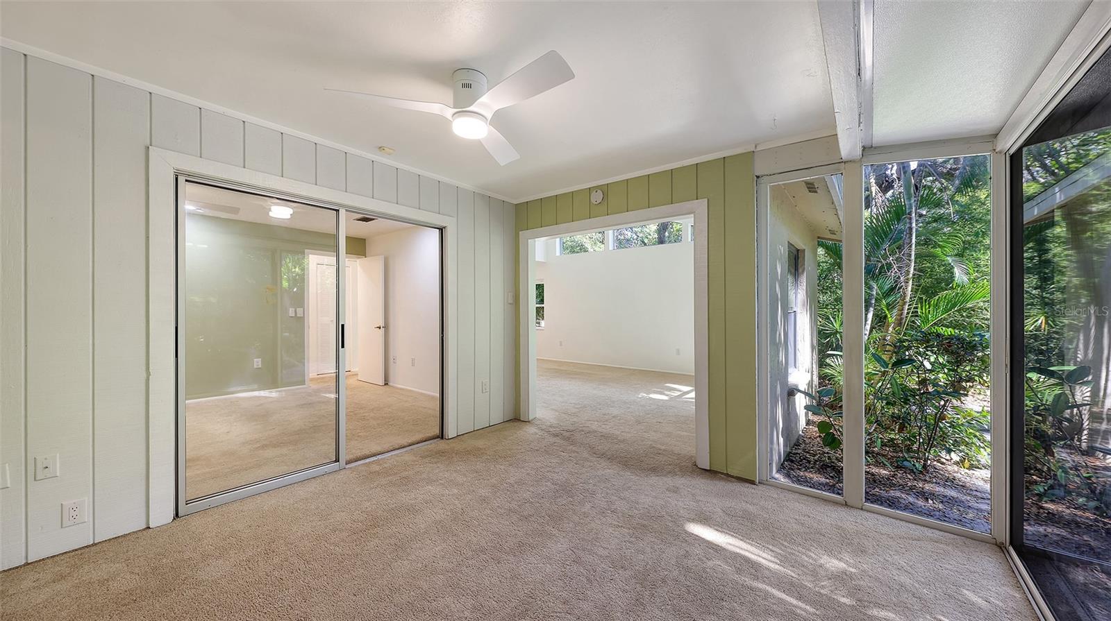 Image 9 of 39 For 4969 Village Gardens Drive 52