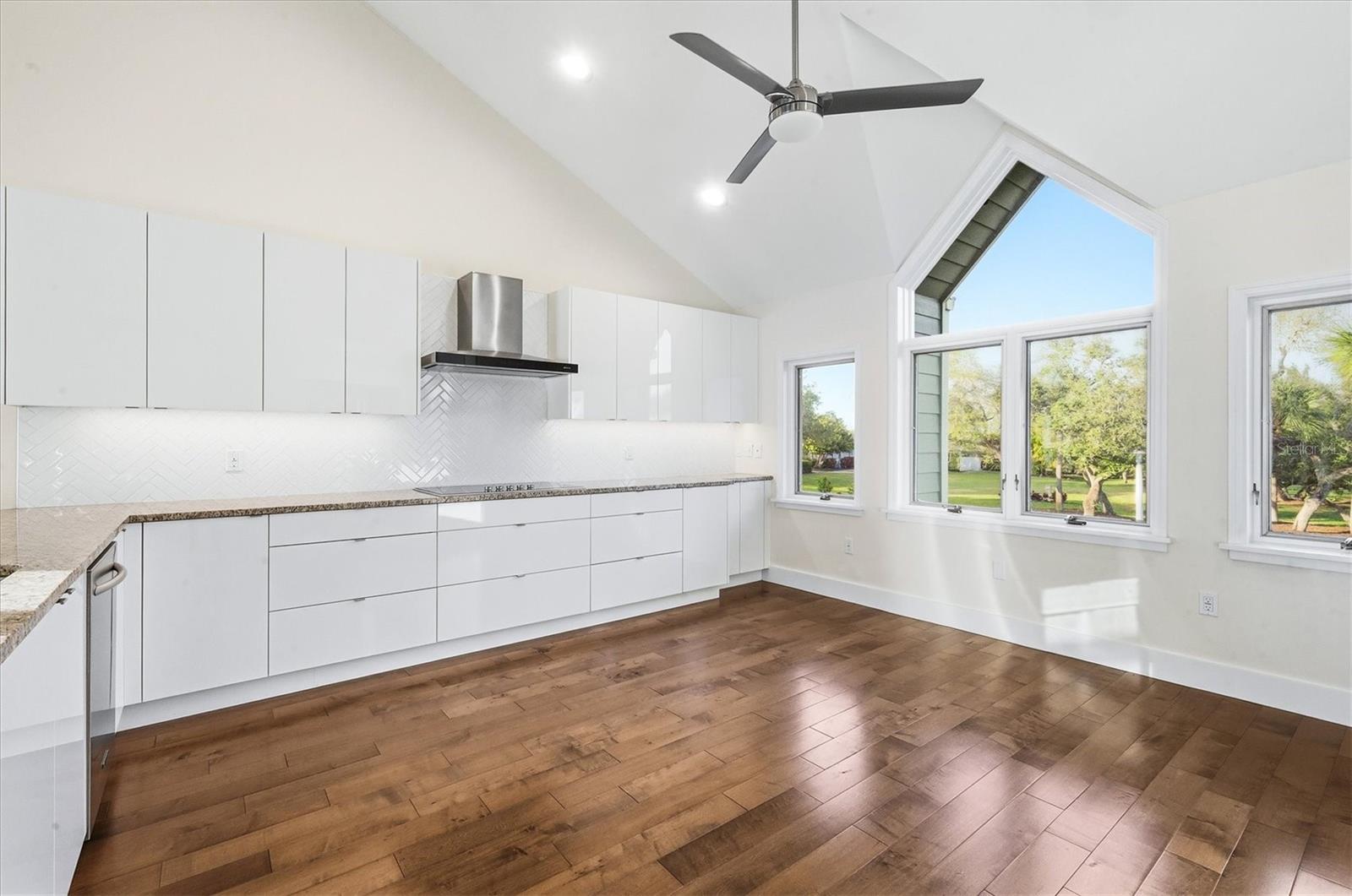 Image 10 of 42 For 61 Tidy Island Boulevard 61