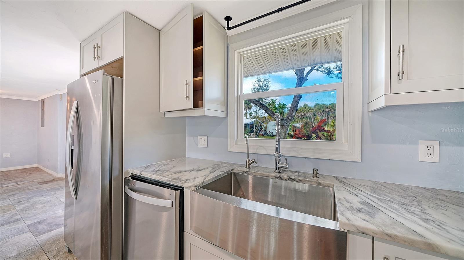 Image 10 of 39 For 1203 Pineland Avenue