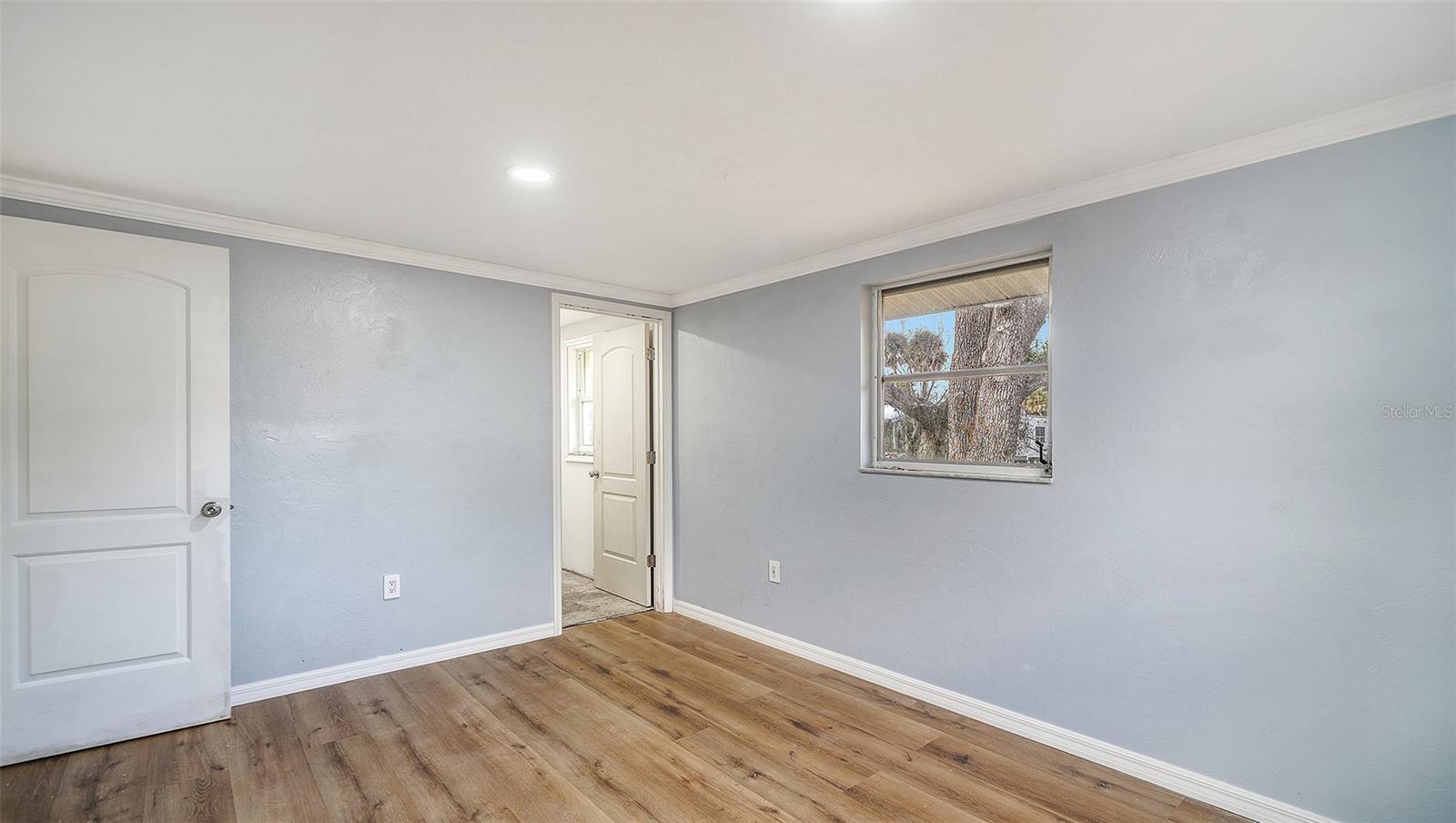 Image 15 of 39 For 1203 Pineland Avenue