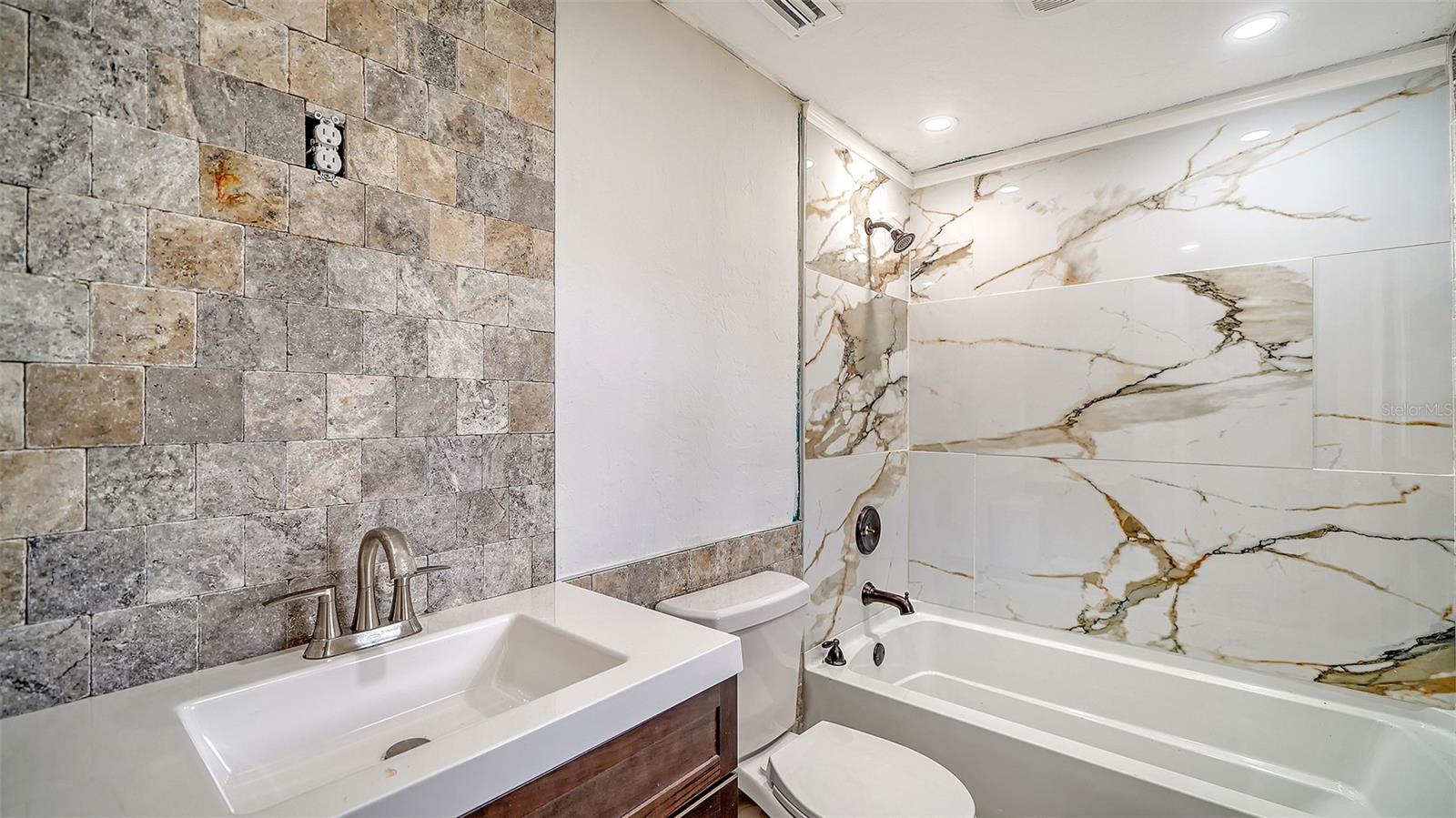 Image 16 of 39 For 1203 Pineland Avenue