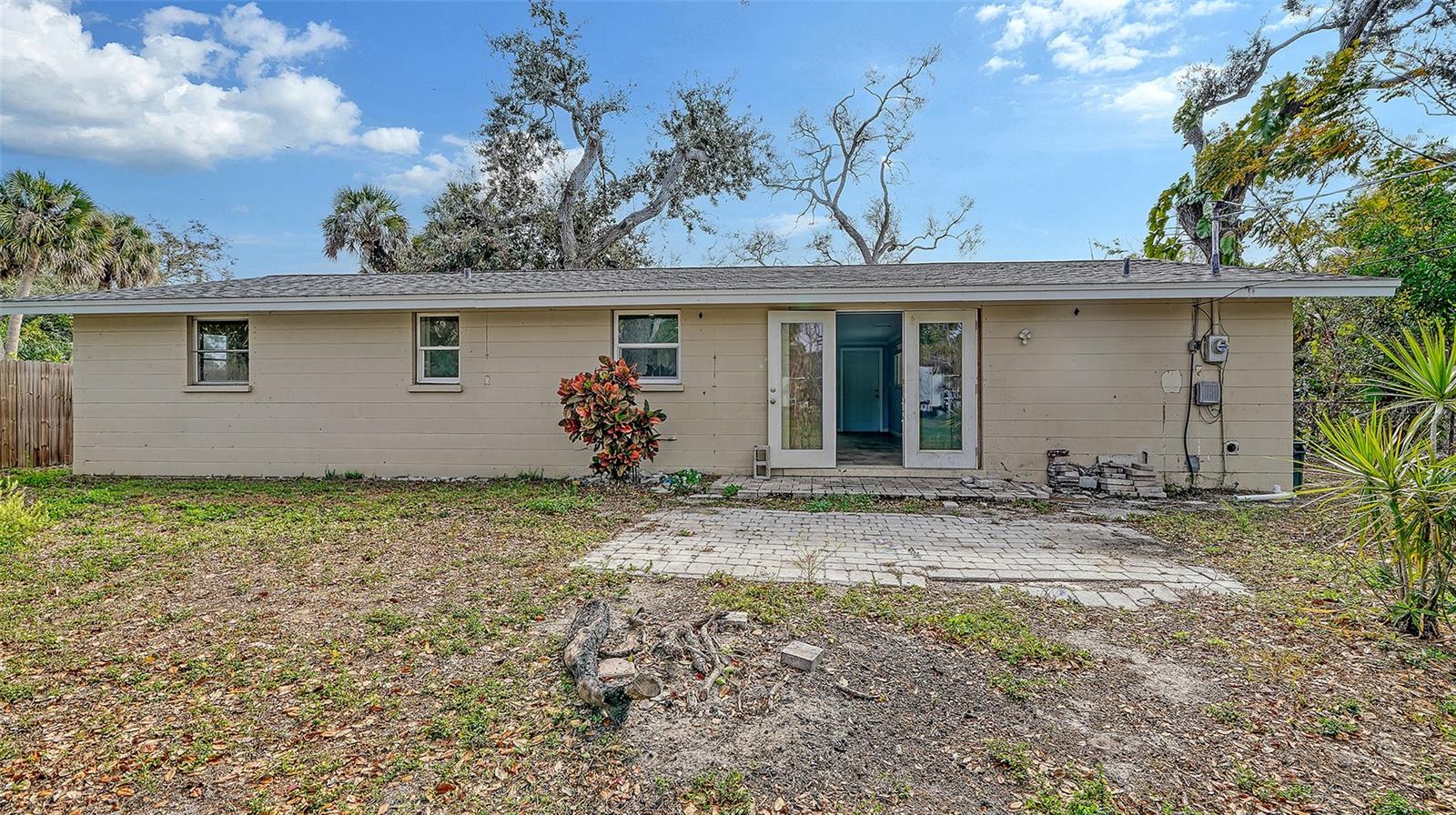 Image 23 of 39 For 1203 Pineland Avenue