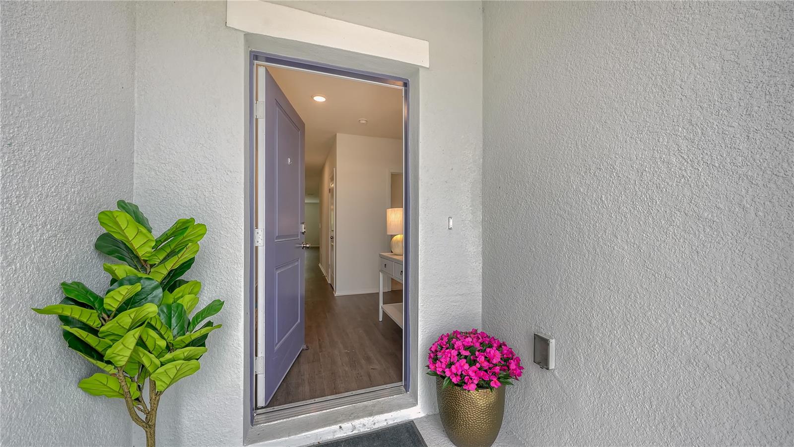 Image 2 of 20 For 4406 Hawthorn Avenue